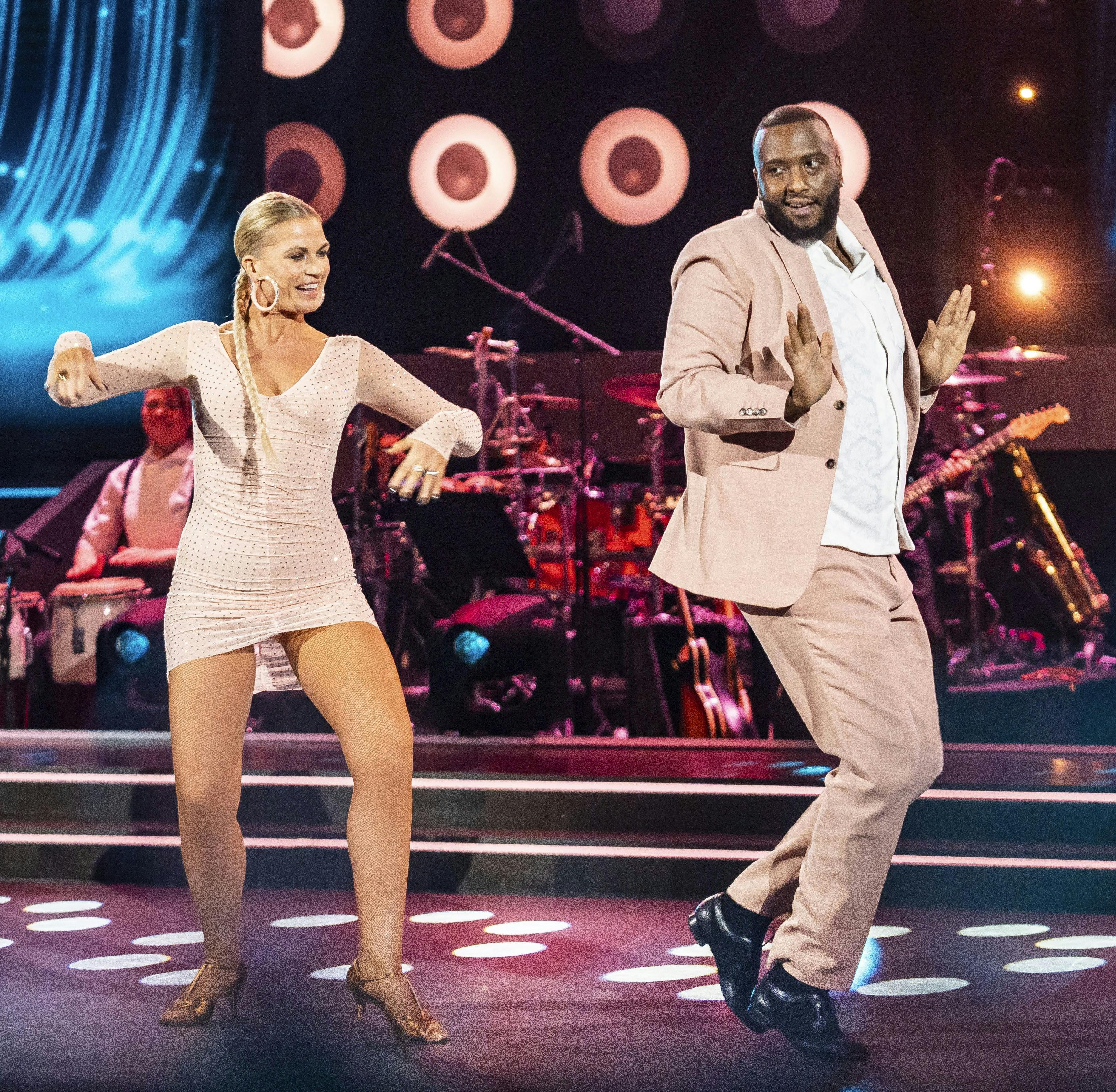 OPGAVE: Vild med dans - Finalen 2024Kamal Hassan og Mie MoltkeSTED: Vermundsgade 40 DJOURNALIST: Helle Skram de Fries, Laura Dalgård Hansen, Karina Didriksen, Nikolaj Bonde, Nicklas Lagerstorf, Oliver Morell og Frederikke StageFOTOGRAF: © Hanne Juul/ Aller Foto & VideoDATO: 20241122