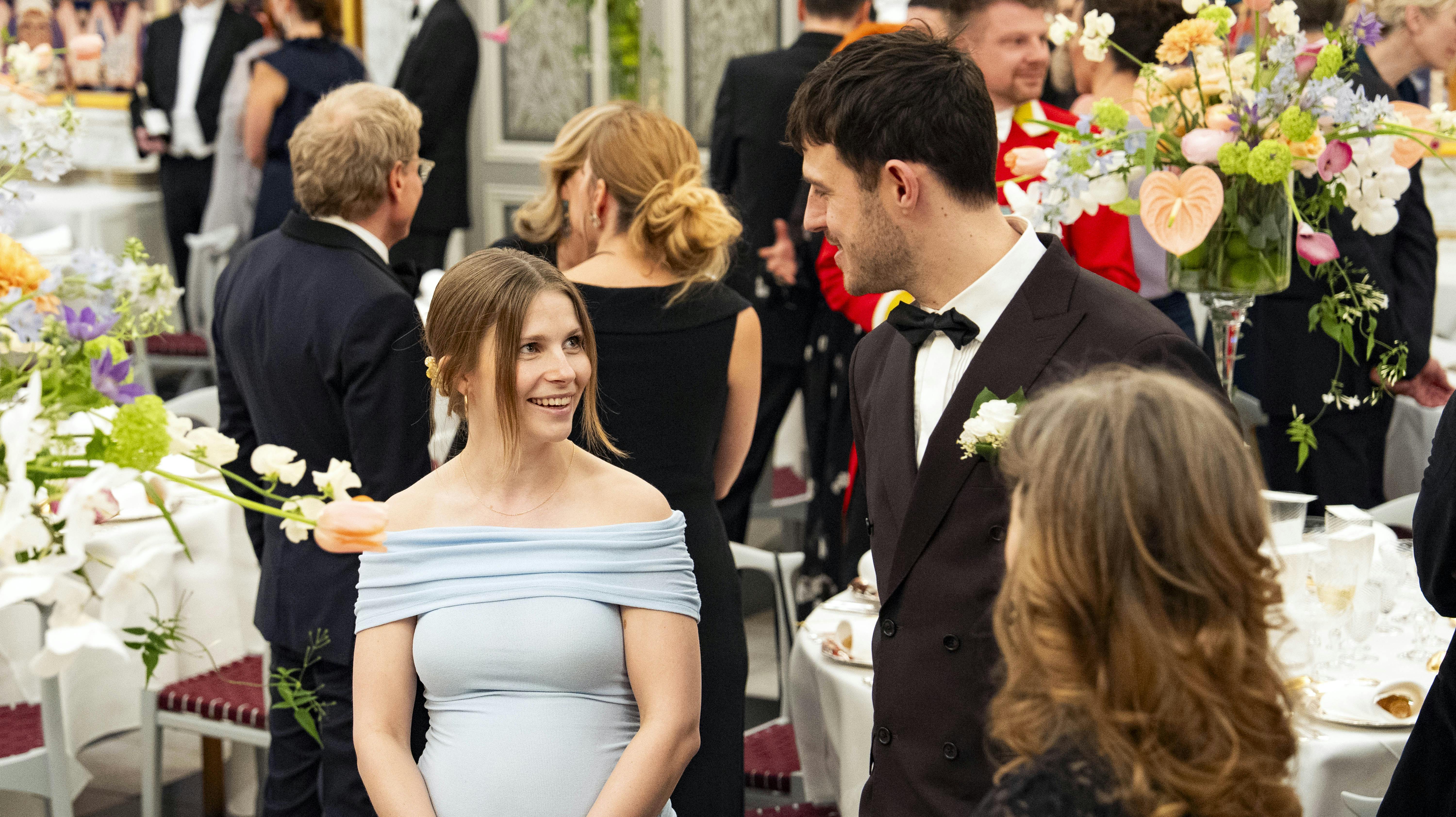 Kong Frederik og dronning Mary er værter for aftenselskab for kunst og kultur på Christiansborg Slot