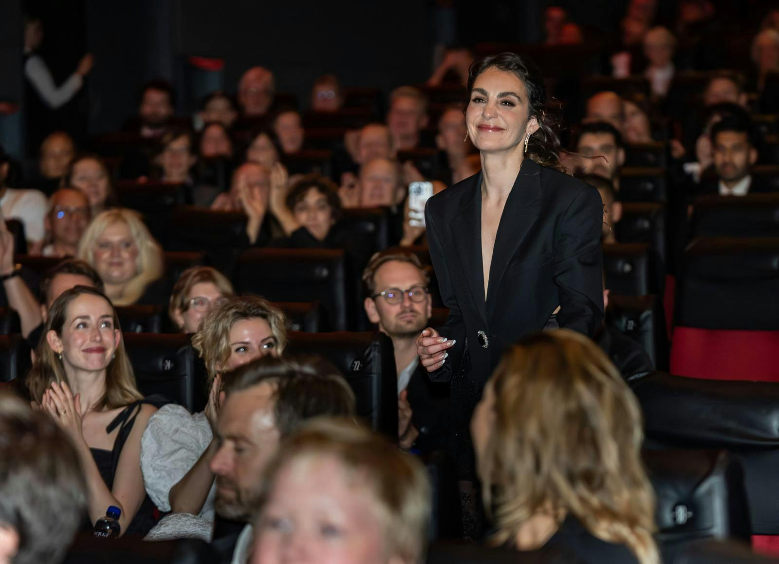 Kongehuset skal bare kalde - så er Vic Carmen Sonne klar!