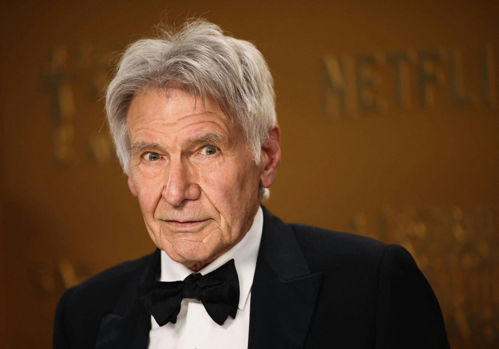 Harrison Ford må trække sig fra Oscar-uddelingen på grund af sygdom.