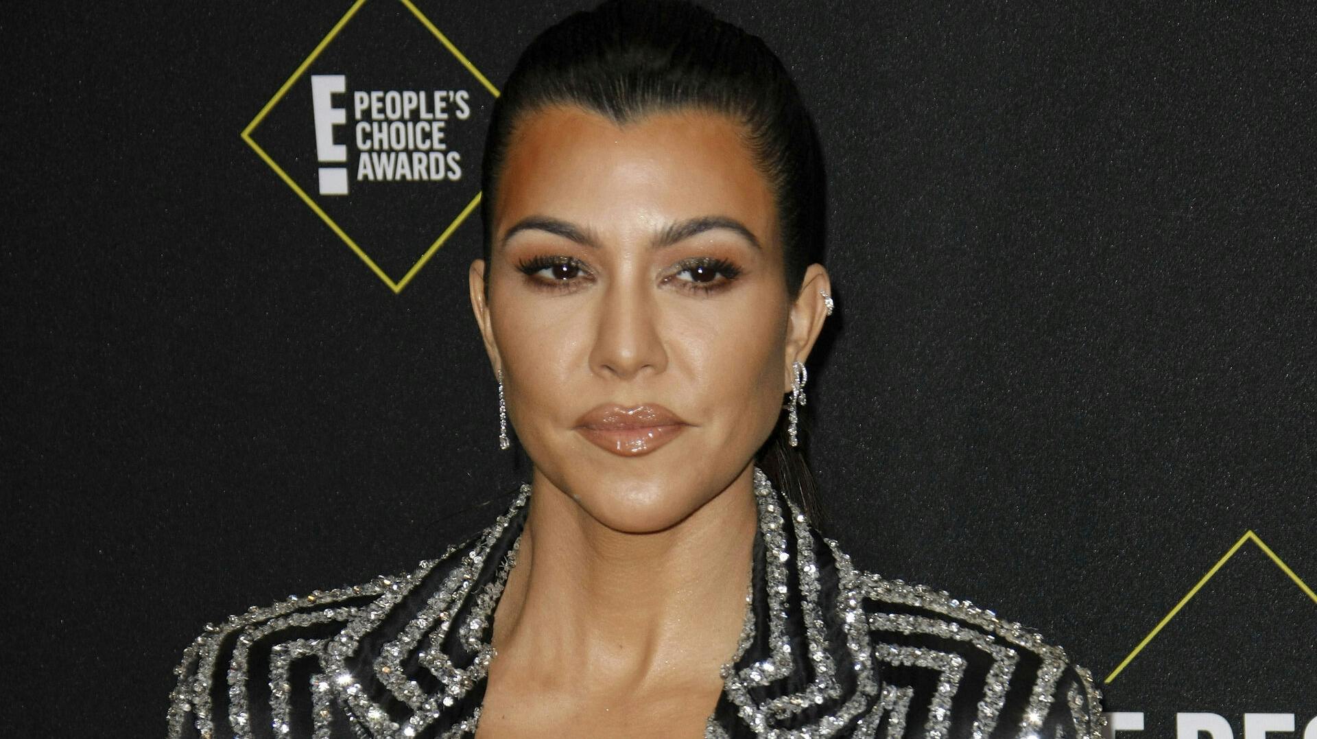 SANTA MONICA, CALIFORNIA - NOVEMBER 10: Kourtney Kardashian attends the 2019 E! People's Choice Awards at Barker Hangar on November 10, 2019 in Santa Monica, California. Photo: imageSPACE/MediaPunch /IPX