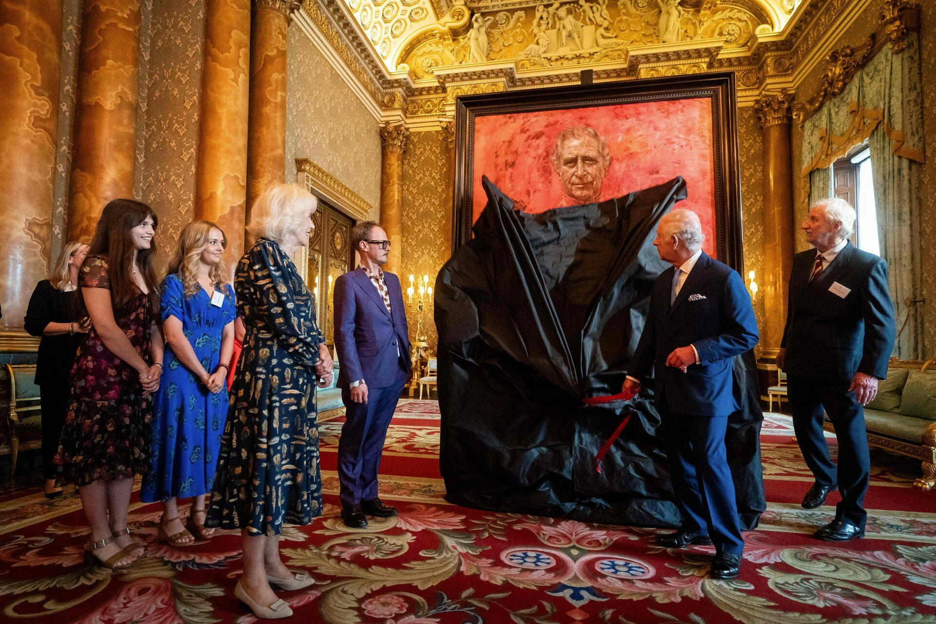 Selvom dronning Camilla og kong Charles ikke bor på Buckingham Palace, bruger de ofte stedet til officielle pligter.