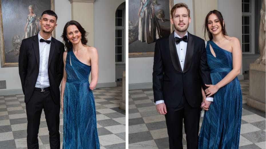 Både taekwondoudøver og PL-atlet Lisa Kjær og Natalie Therese Mahoney, der fulgtes med E-sportsudøver Andreas Franck Nielsen, havde iført sig en smuk blå kjole med changerende farver. 