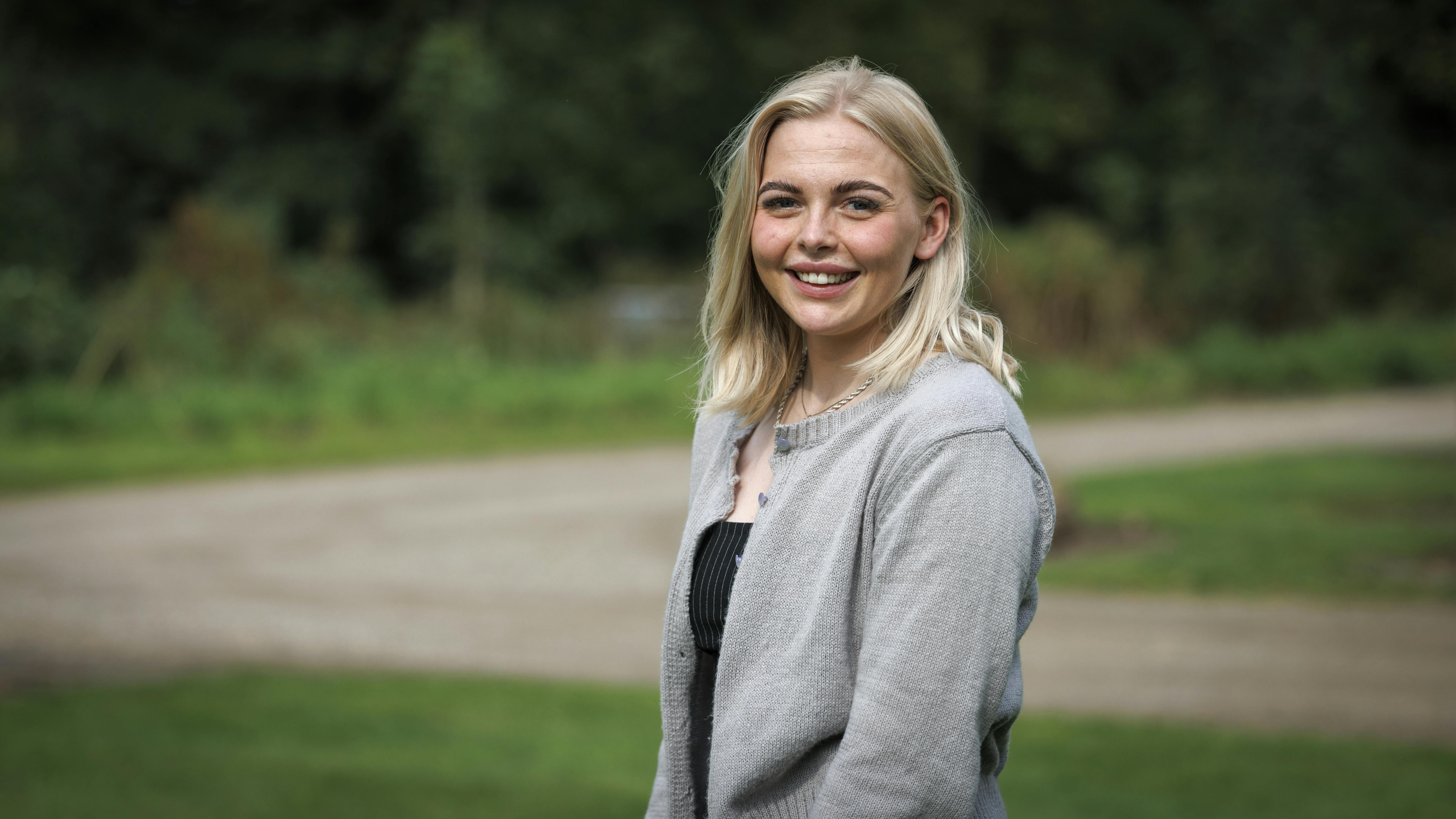 Thomas G har svært ved at stå for Anns dådyrøjne.