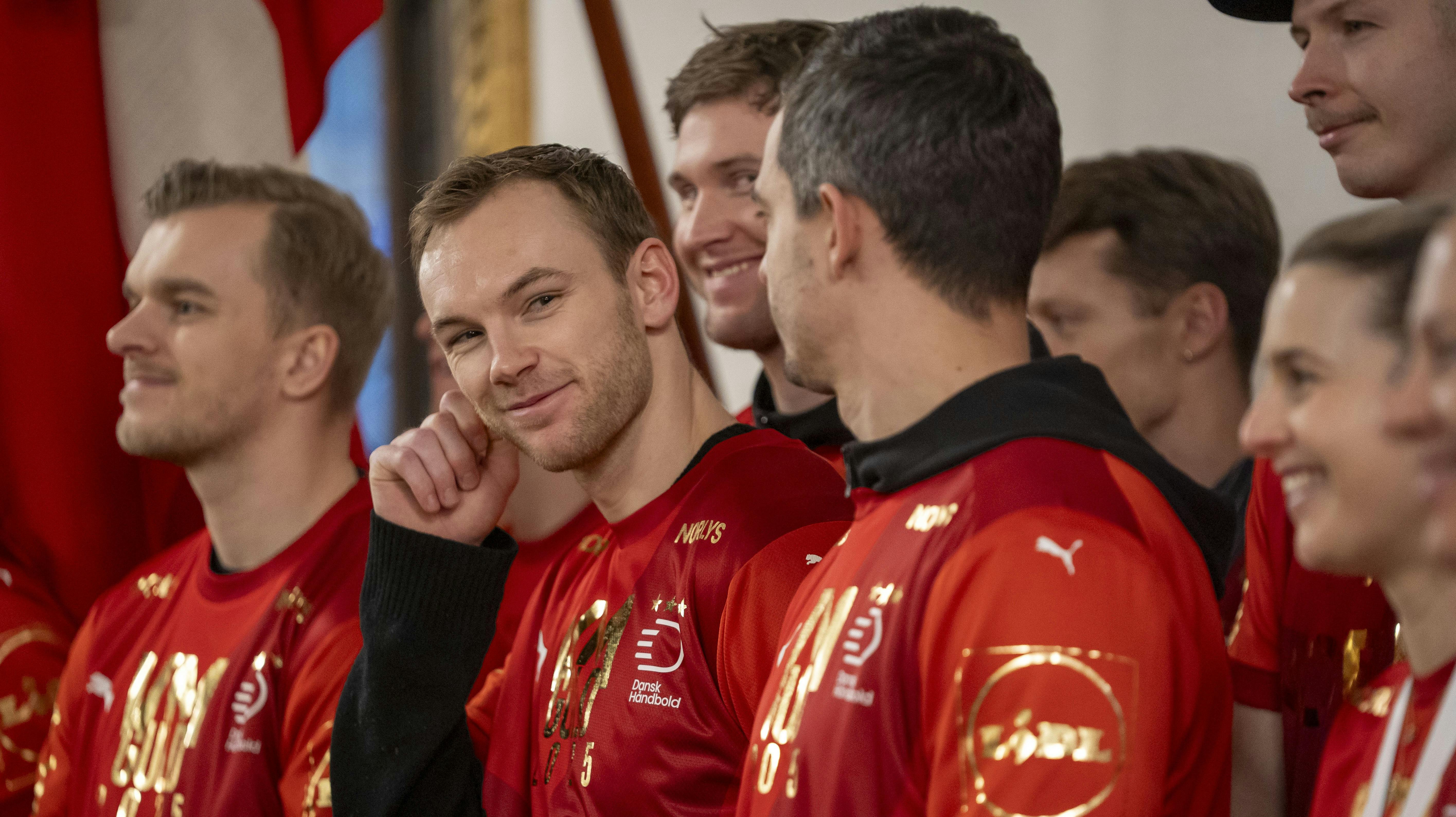 Mathias Gidsel kan for andet år i træk løbe med titlen som verdens bedste håndboldspiller. Den danske stjerne er nomineret sammen med tyske Andreas Wolff og spanske Alex Dusjhebaev.