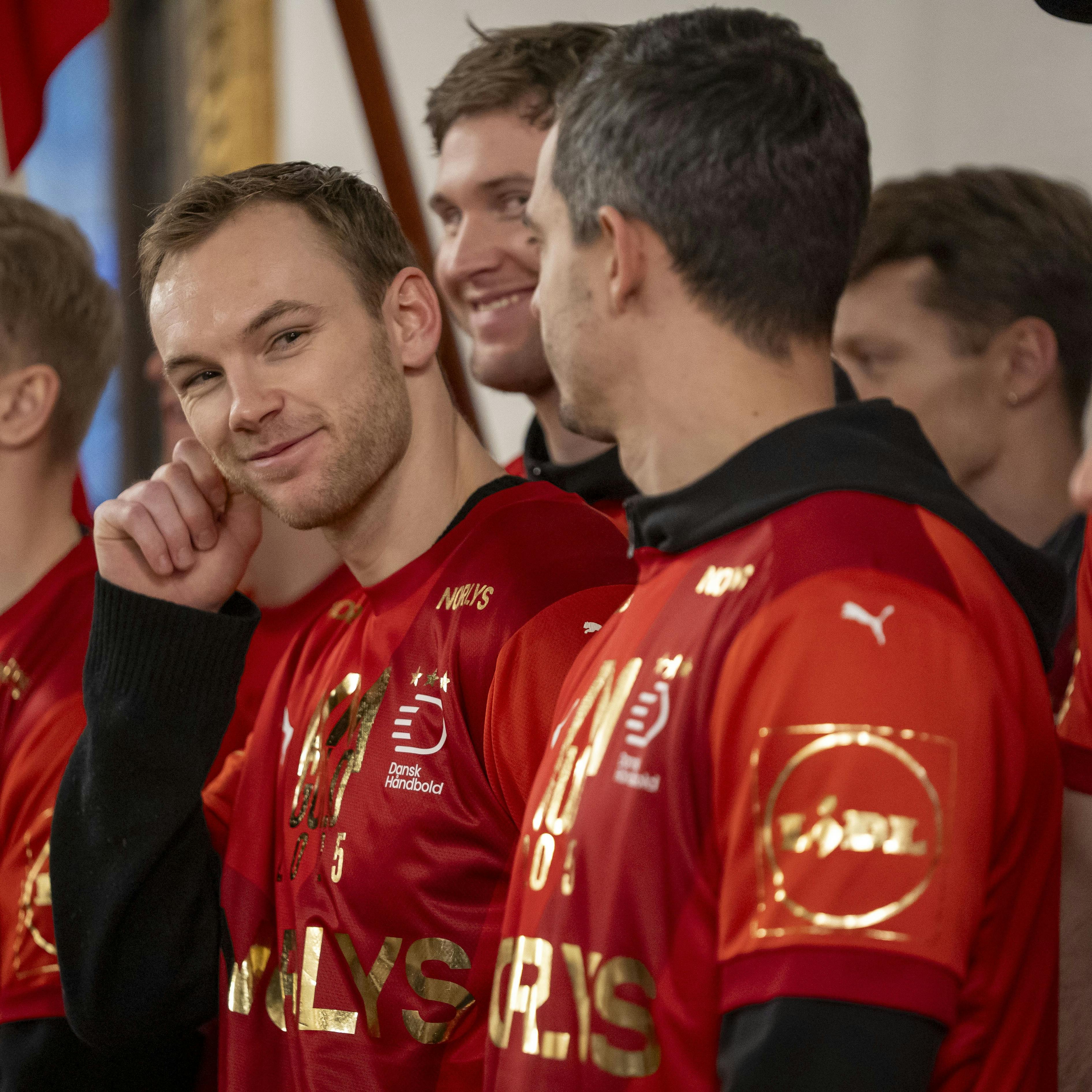 Mathias Gidsel kan for andet år i træk løbe med titlen som verdens bedste håndboldspiller. Den danske stjerne er nomineret sammen med tyske Andreas Wolff og spanske Alex Dusjhebaev.