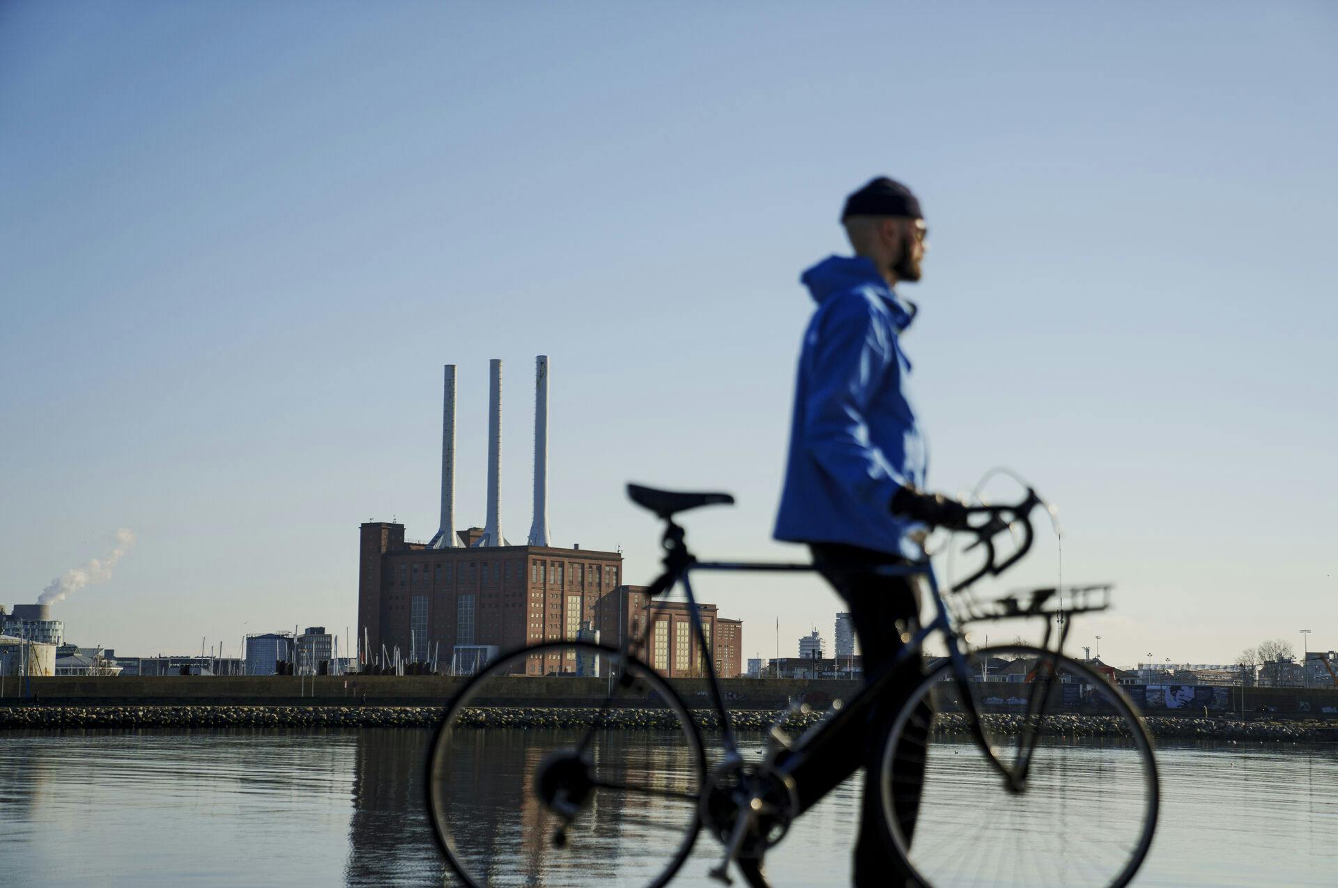 Solskin og lidt forår i luften ved Svanemølle Strand i København sidste år.