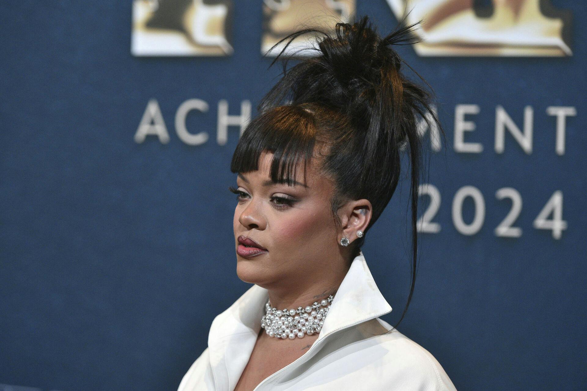 Rihanna fødte begge gange med stil.