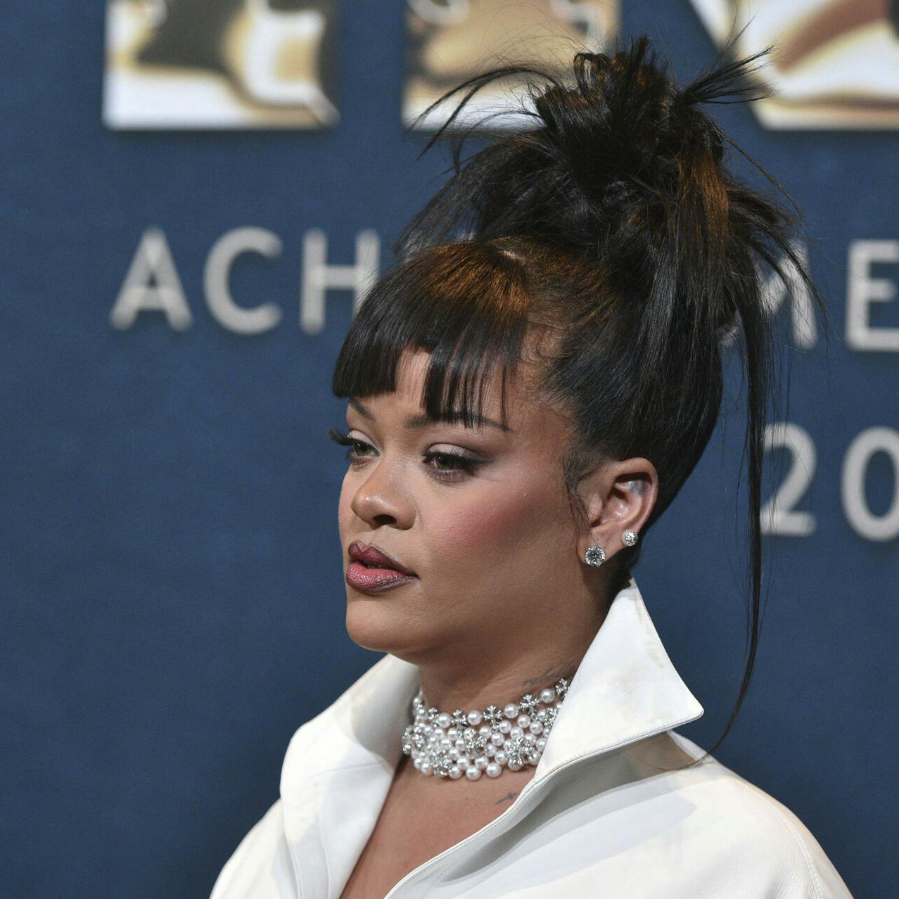 Rihanna fødte begge gange med stil.
