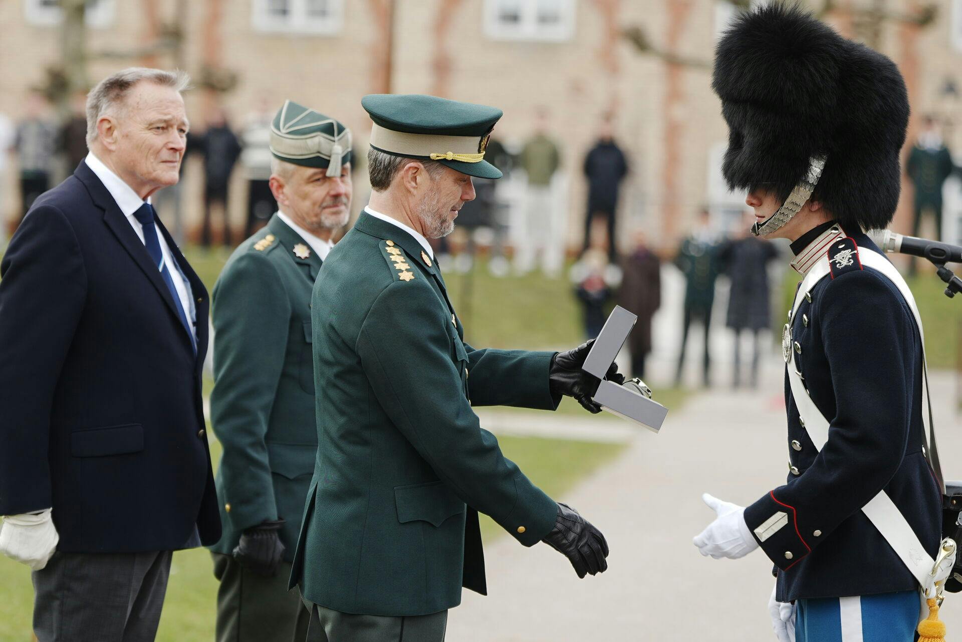 Nu er der ingen undskyldning for at komme for sent for garder Tristan Seiersen Soussah. Han har nemlig modtaget "Kongens Ur" af kong Frederik.