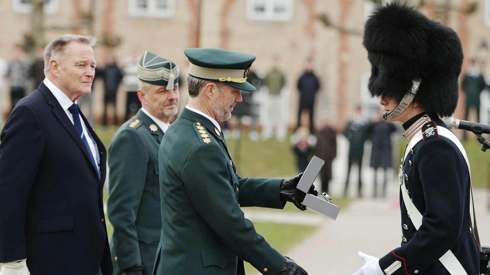 Nu er der ingen undskyldning for at komme for sent for garder Tristan Seiersen Soussah. Han har nemlig modtaget "Kongens Ur" af kong Frederik.