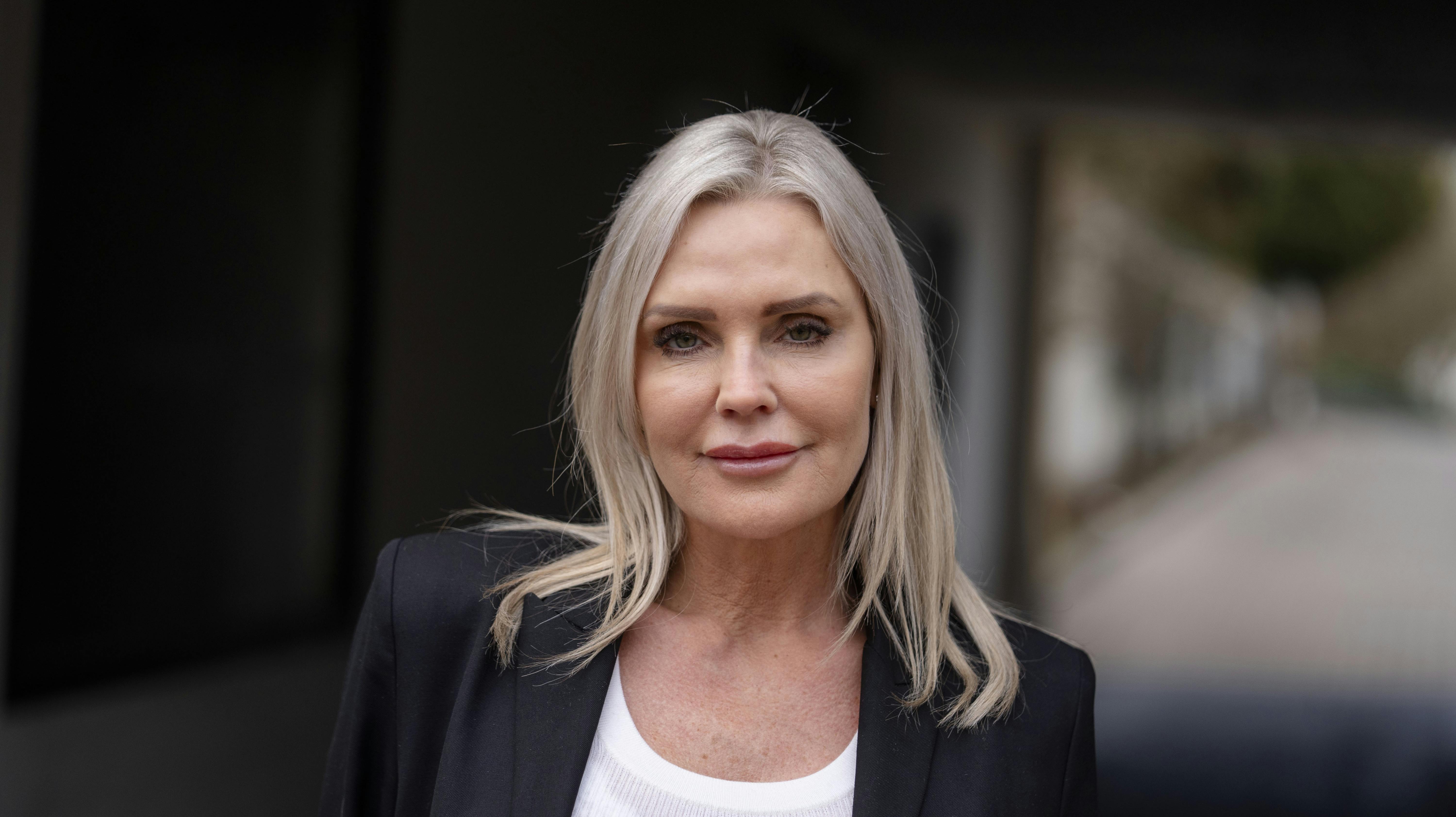 Janni Ree har stadigvæk ikke bearbejdet sorgen fra tabet af sin far.