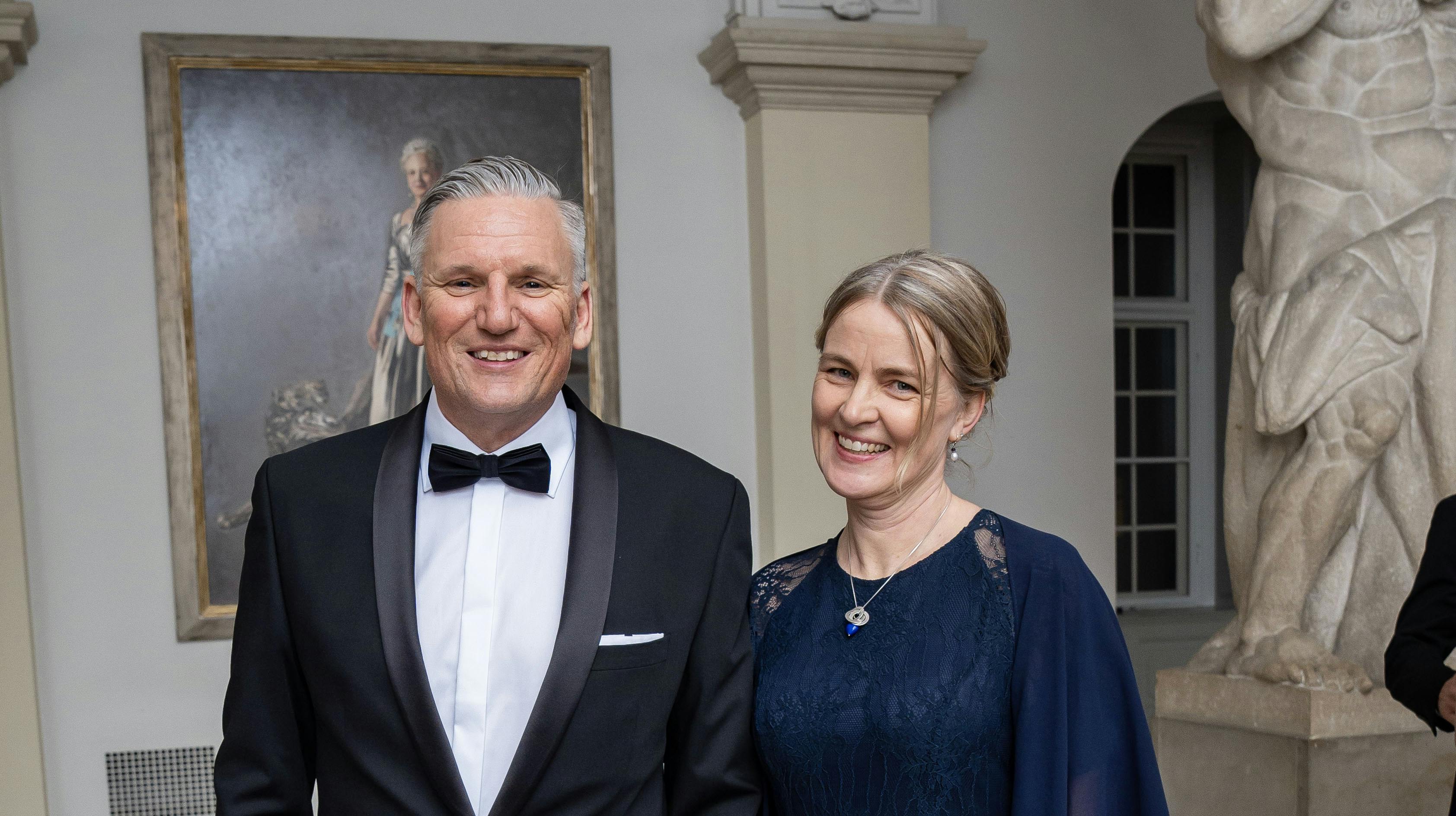 Nikolaj Jacobsen og hustruen Lenette Jacobsen til kongeligt hofbal. 