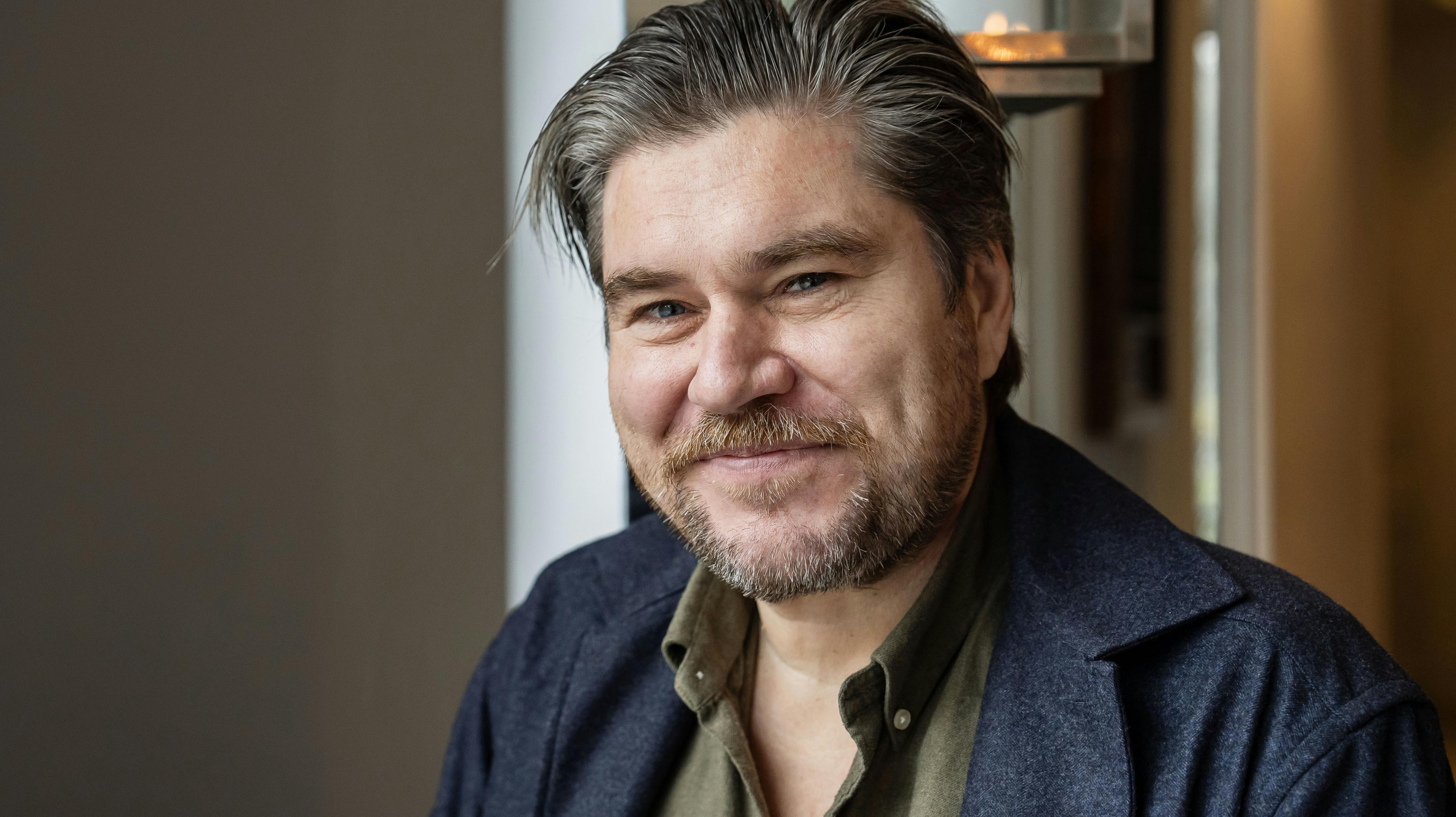 Rasmus Bjerg har millioner af grunde til at smile bredt.