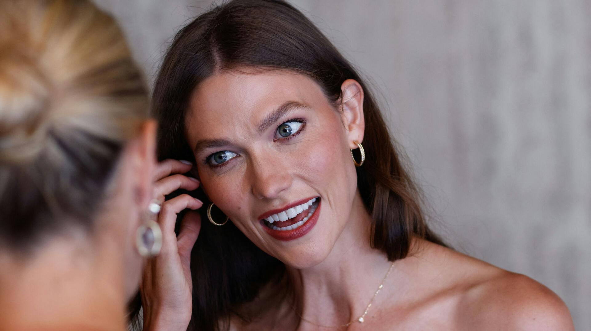 Den tidligere Victoria's Secret-model afslørede tirsdag, at hun er gravid.