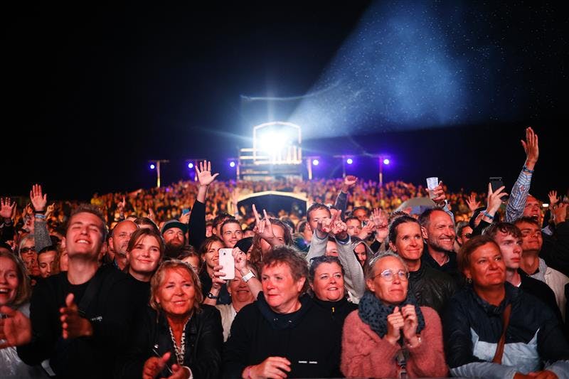 Det bliver ikke ved stranden, at festivalsgæster i Tisvildeleje i år kommer til at synge med på sange til "Musik i Lejet".