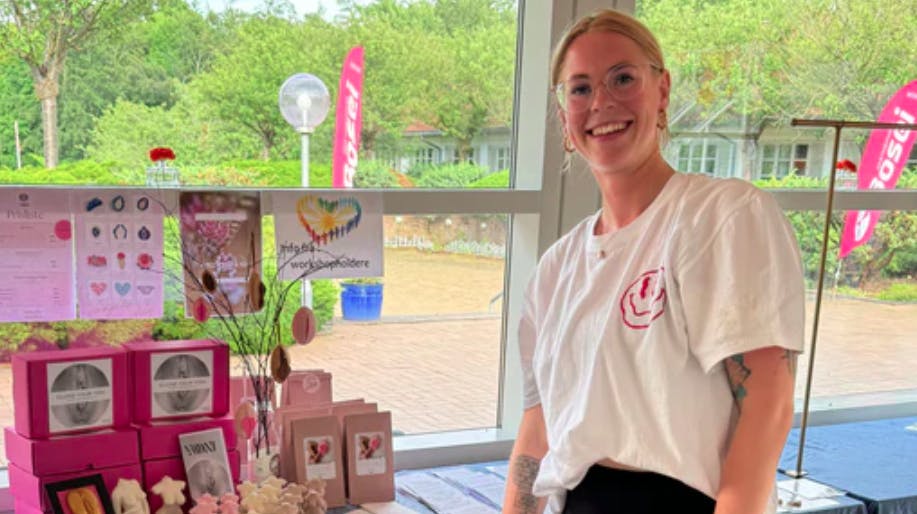 På Erotic World-messen vil Carolina fra yooni.dk få gæsterne til at elske deres kønsorganer.