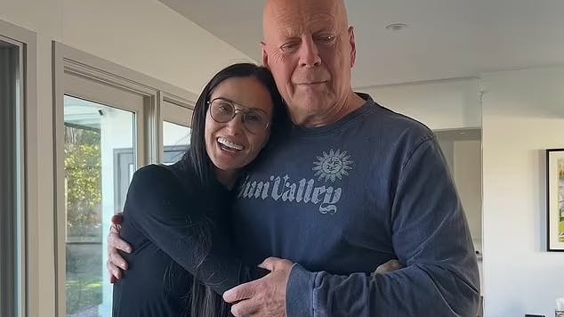 Demi Moore med eksmanden Bruce Willis, der lider af demens.