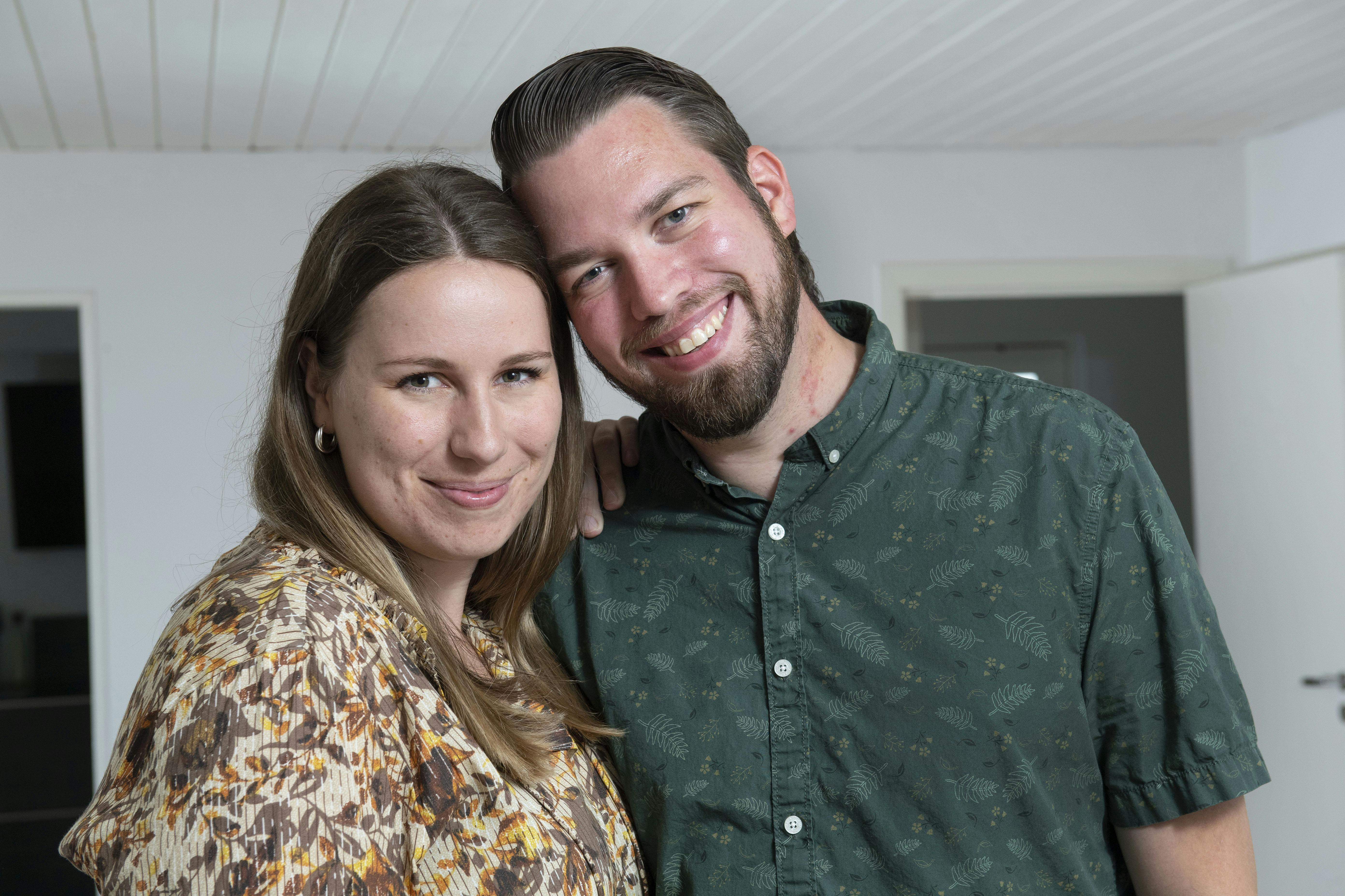 Michael og Kathrine i deres nye hus i Odder. De fandt kærligheden i Gift ved første blik.Deres nye hus i OdderKatrine og Michael Kelså HardersFoto: Lars Horn / Baghuset Dato: 06.08.21