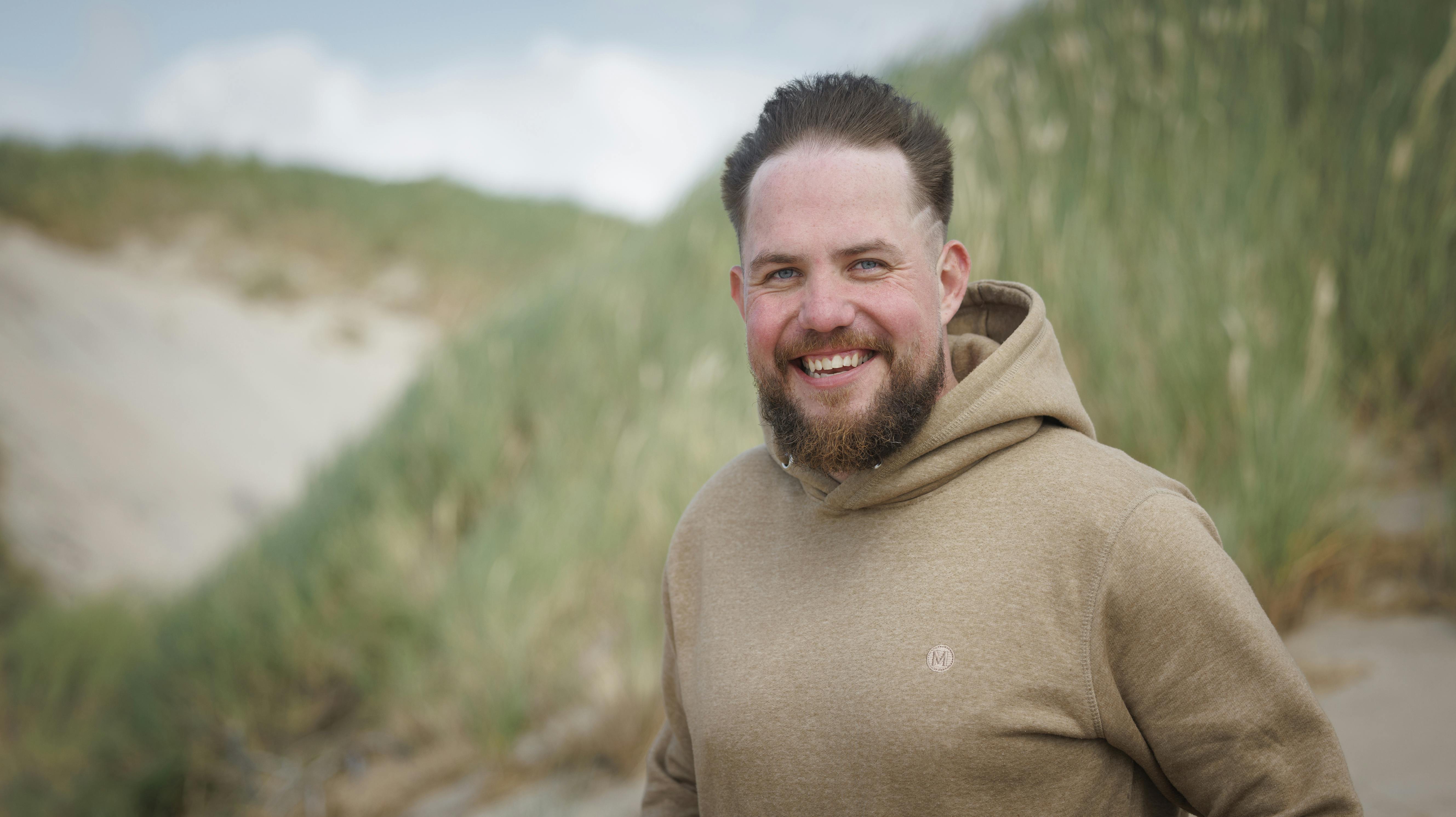 Jonas Hartmann er en af de fire vestjyske mænd, der dater i "Kærlighed hvor kragerne vender".