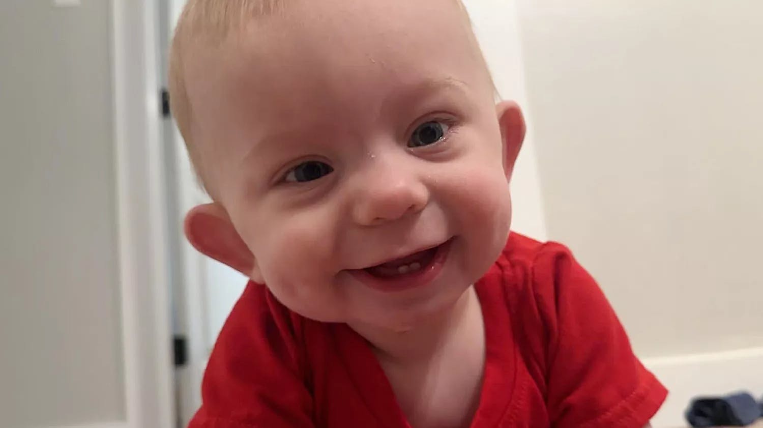 Sterling Rogers blev kun otte måneder gammel - hans mor er blevet anholdt og mistænkes for at have banket sin dreng ihjel.