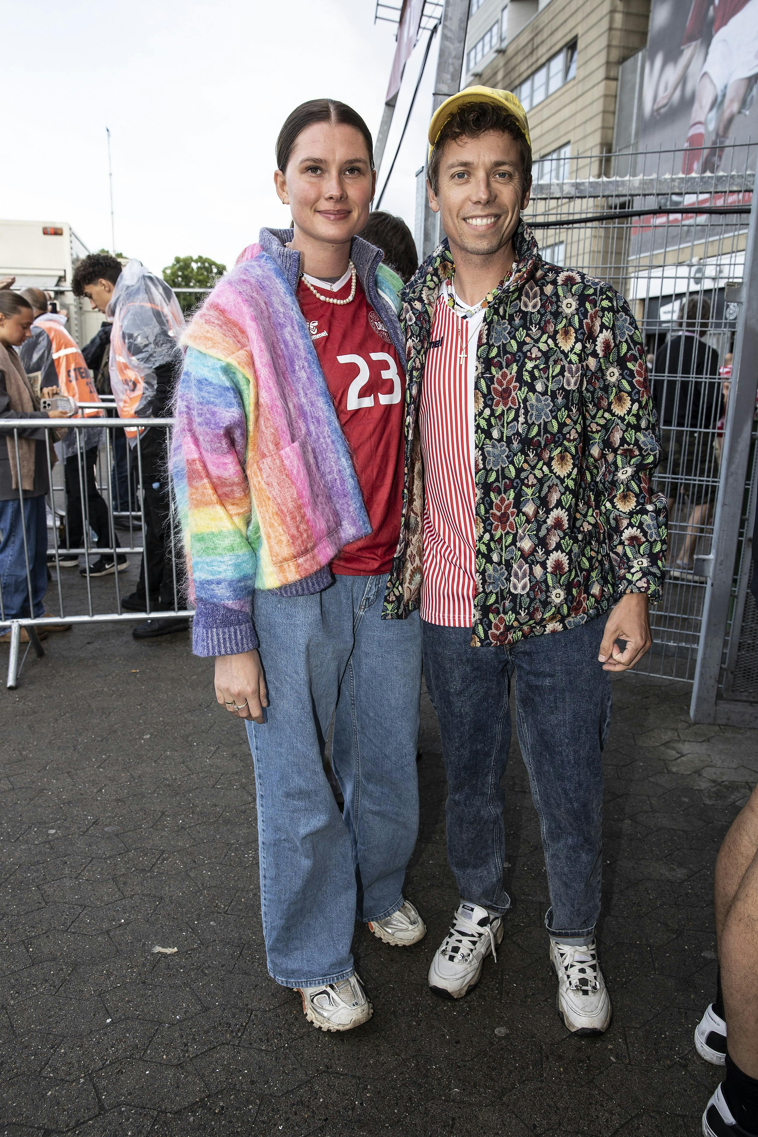 Tidligere har Mads Langer haft Julie Lillelund med i Parken til landskamp. Det havde han af gode grunde ikke torsdag aften.