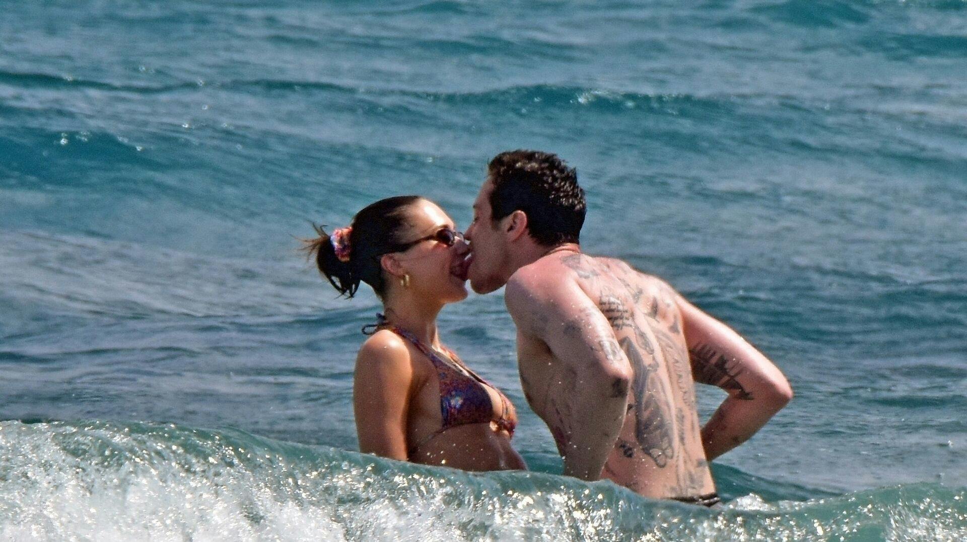 Pete Davidson kysser Elsie Hewitt i Florida