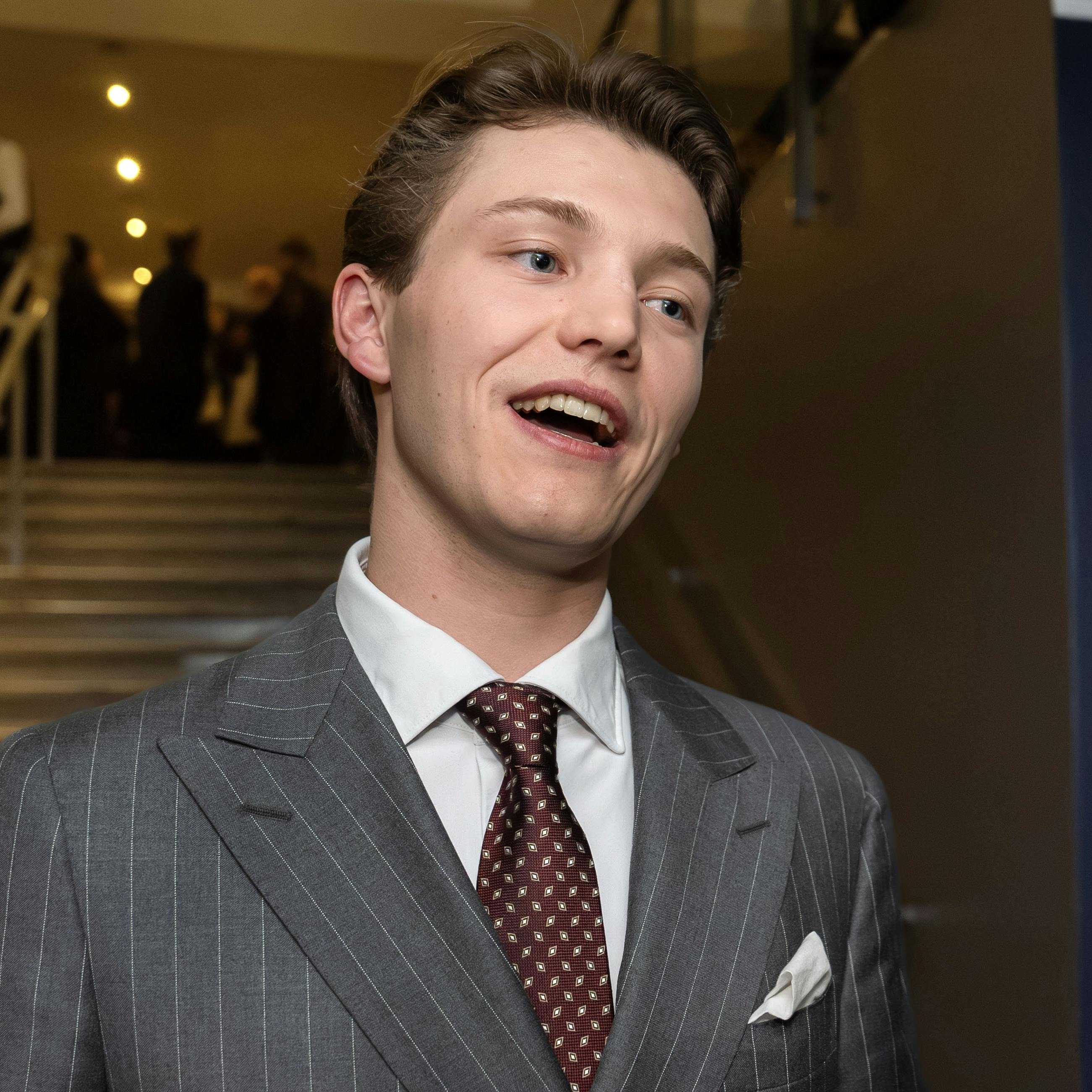 Grev Felix ville helst holde snakken til filmen, og ikke kærlighedslivet, da han mødte op til gallapremieren på den nye dokumentar om far, prins Joachim.