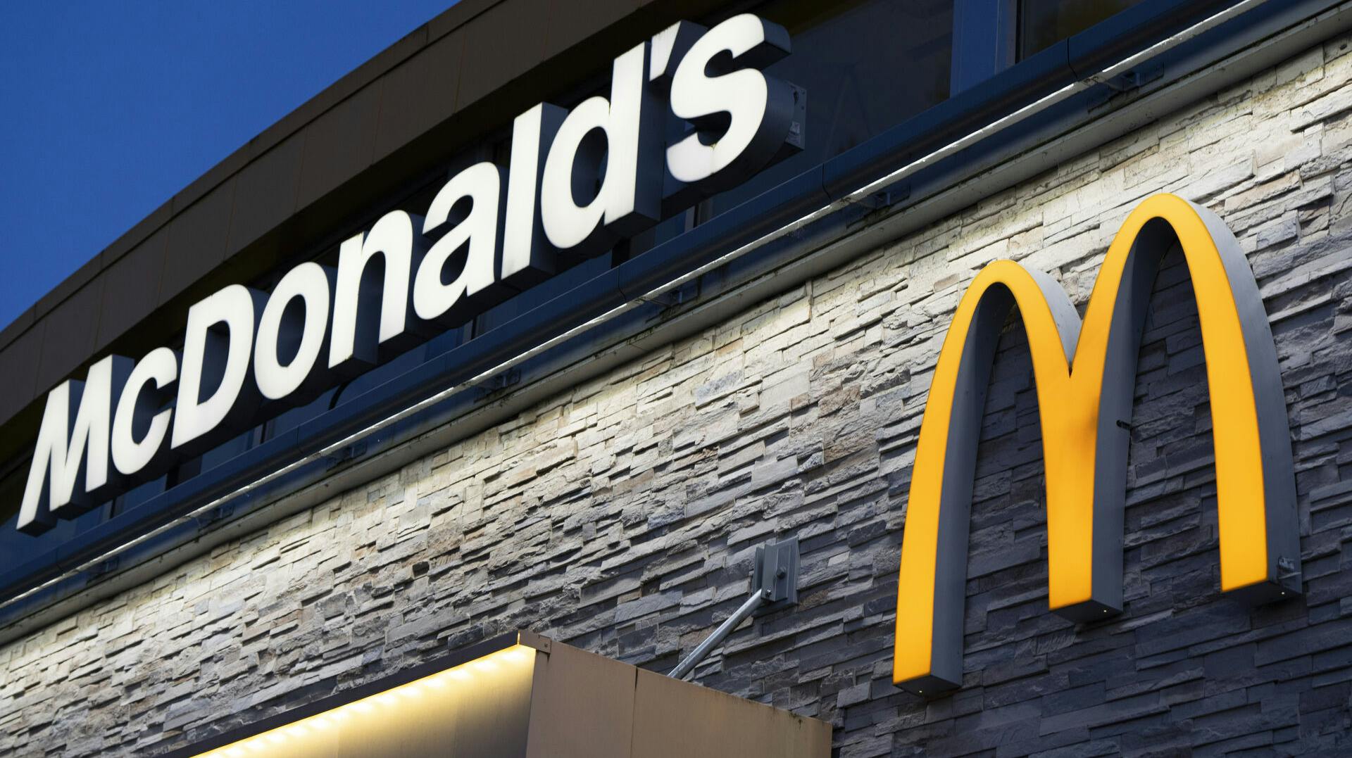 McDMcDonald's er tvunget til at ændre i opskriften for flere af deres burgere.