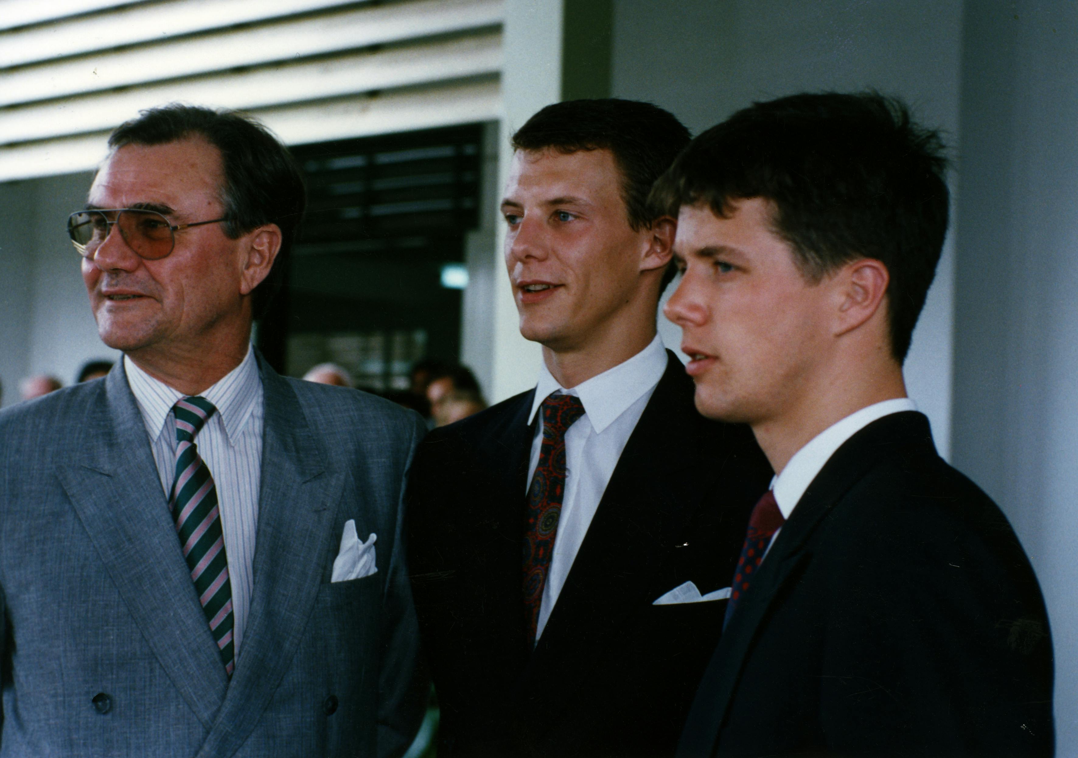 Prins Henrik er sammen med kronprins Frederik og prins Joachim i Malaysia.