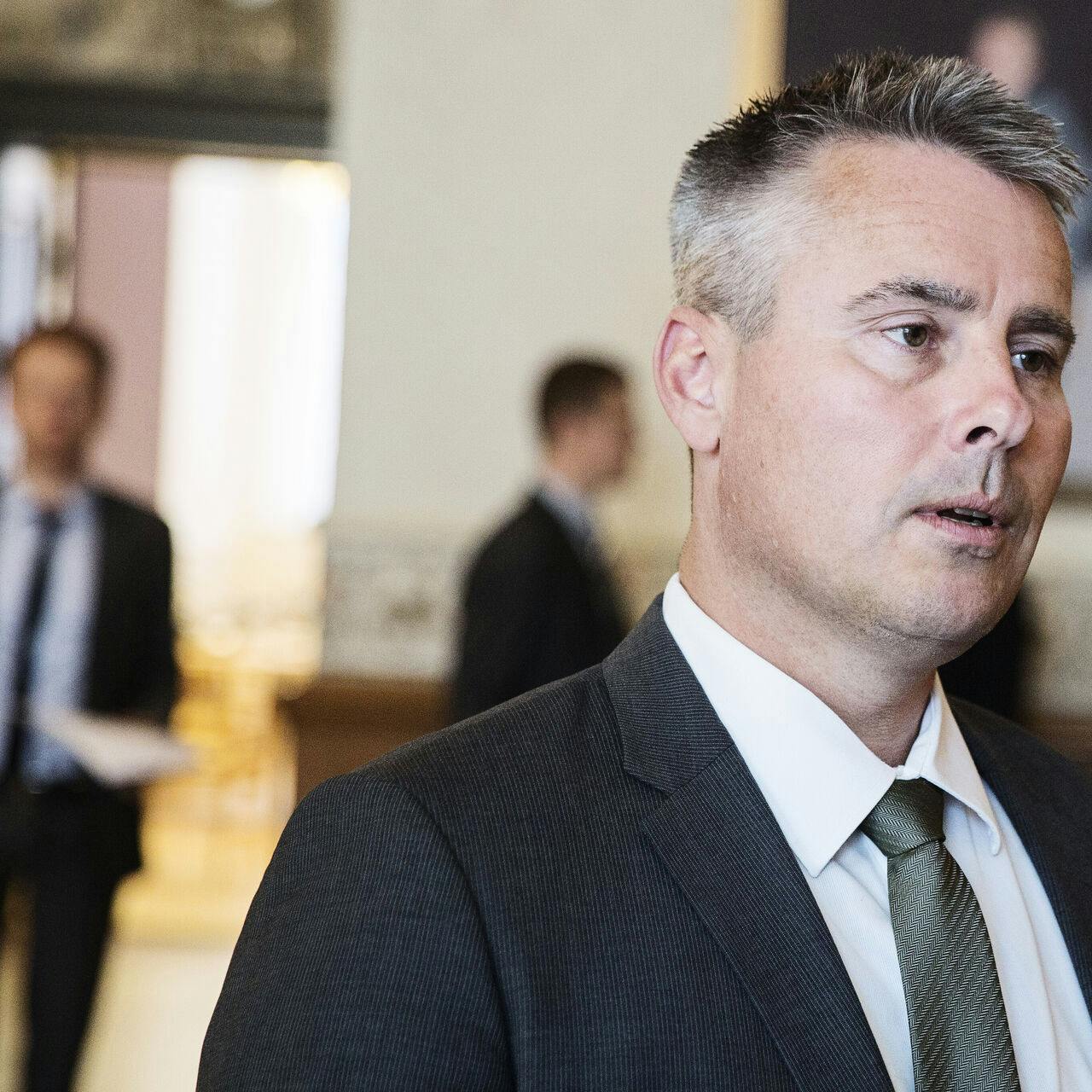 Henrik Sass Larsen er ikke længere direktør i Aktive Ejere. Han har selv opsagt sin stilling.