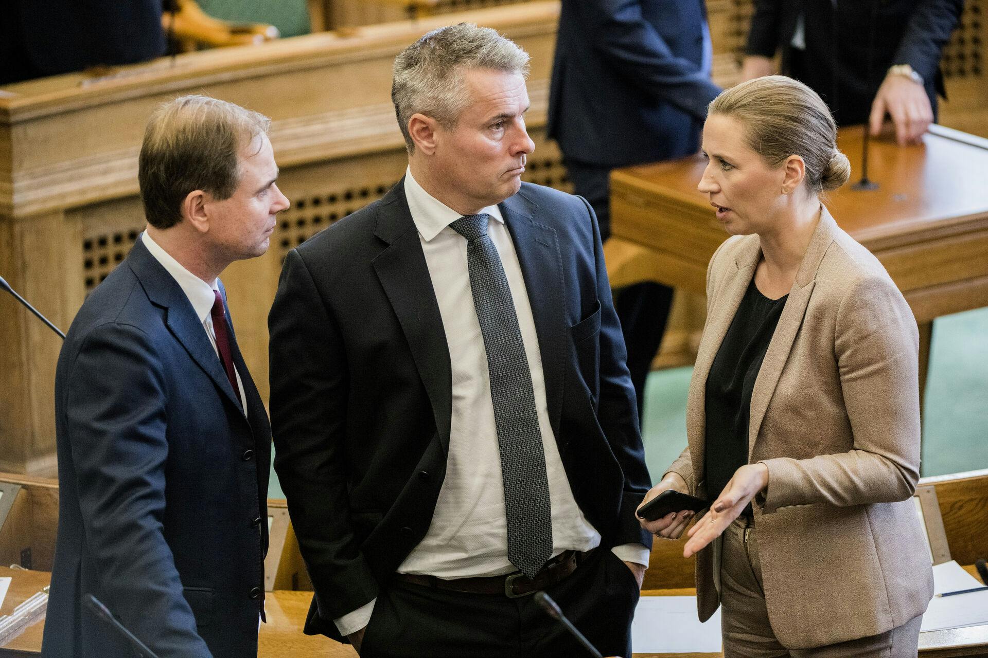 Mette Frederiksen sammen med Henrik Sass Larsen (i midten) og Nicolai Wammen under Folketingets åbning, tirsdag den 3. oktober 2017. 