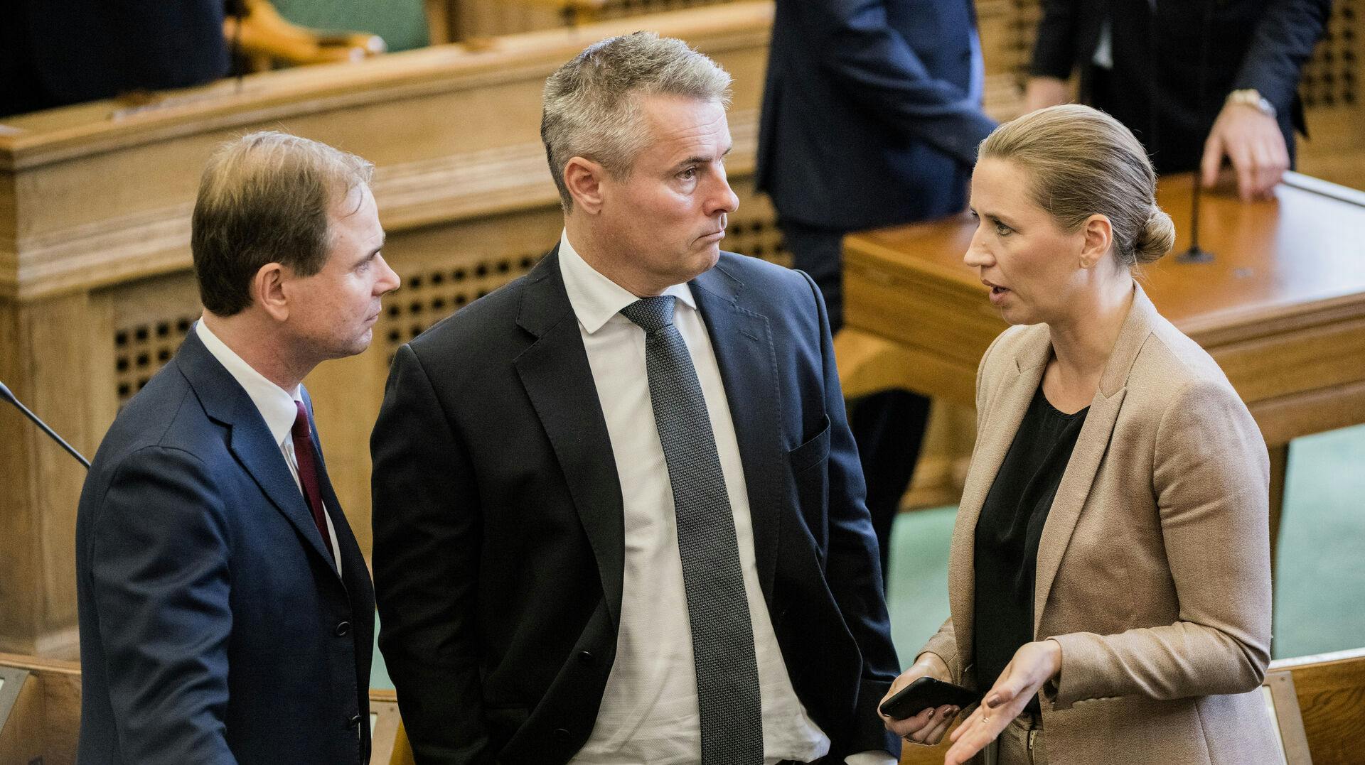Mette Frederiksen sammen med Henrik Sass Larsen (i midten) og Nicolai Wammen under Folketingets åbning, tirsdag den 3. oktober 2017.