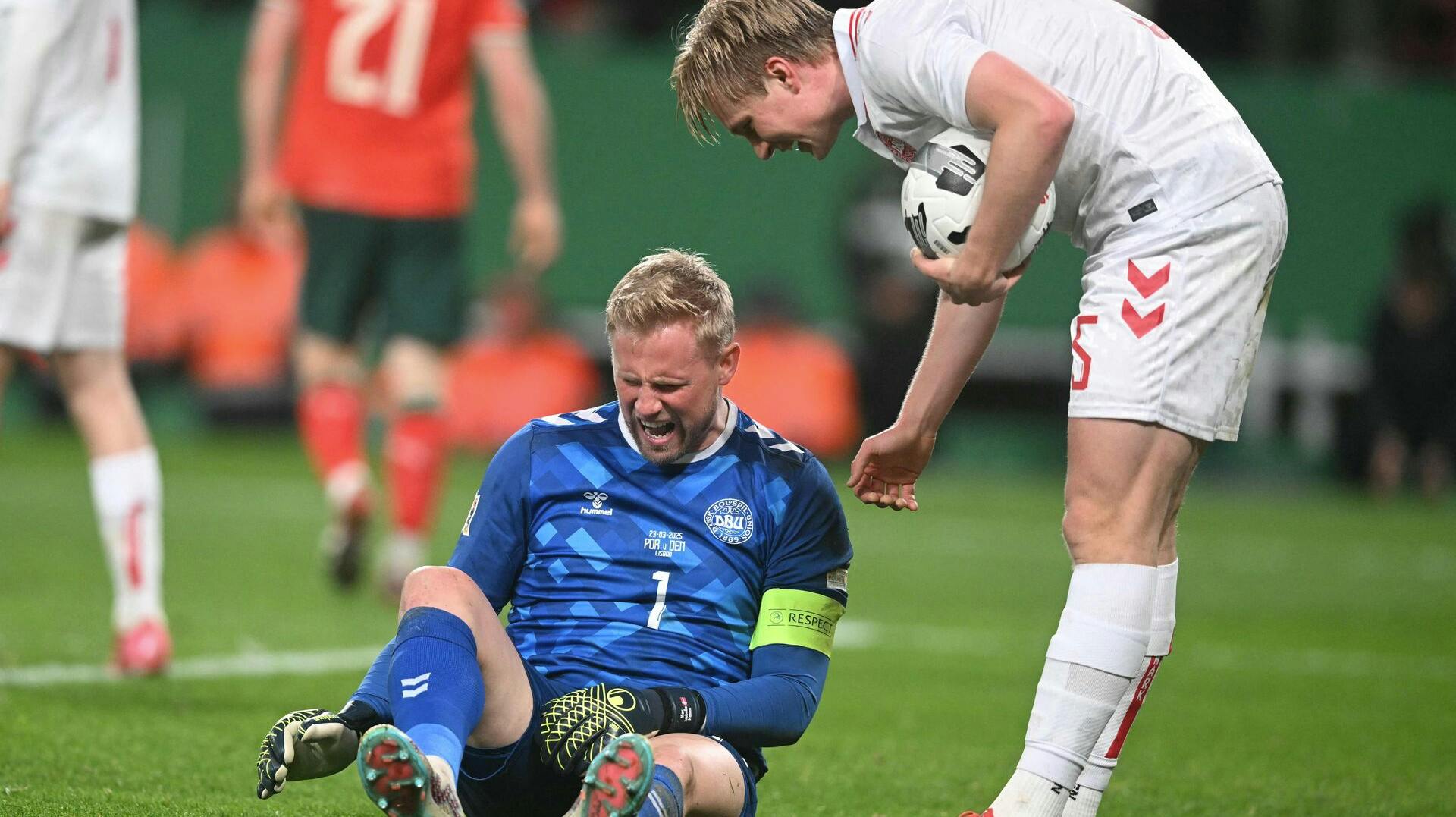 Kasper Schmeichel-svineren skaber ikke kun overskrifter i Danmark. I udlandet bliver lederen kaldt "skamfuld" og "modbydelig".