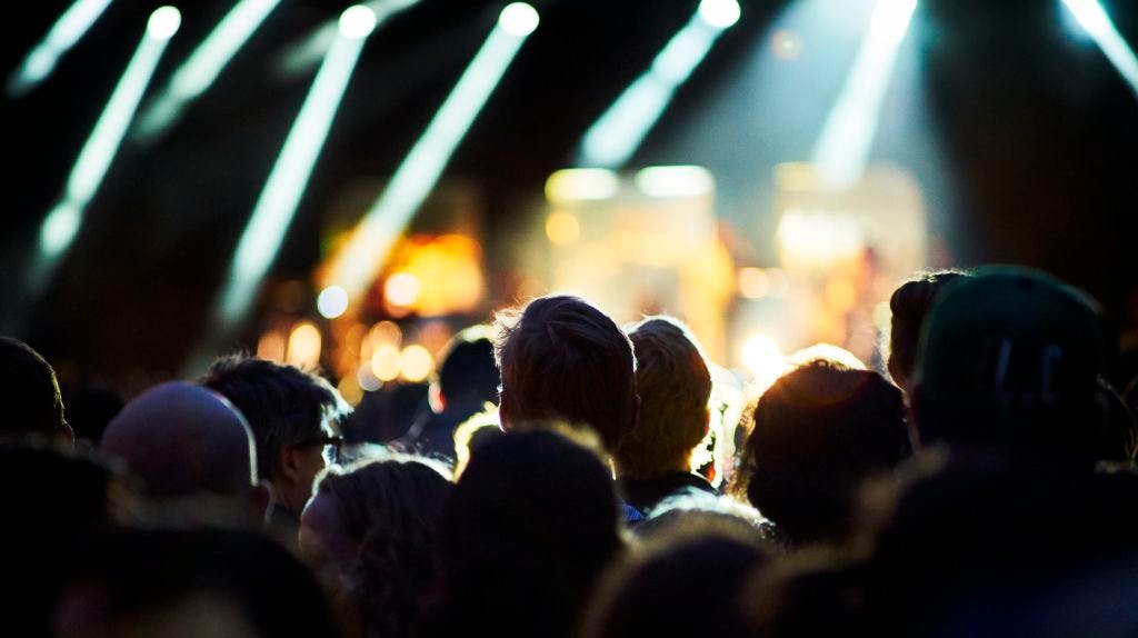 Tivoli har netop løftet sløret for det fulde program til årets Fredagsrock – og der er udsigt til at skråle med på både danske og udenlandske hits