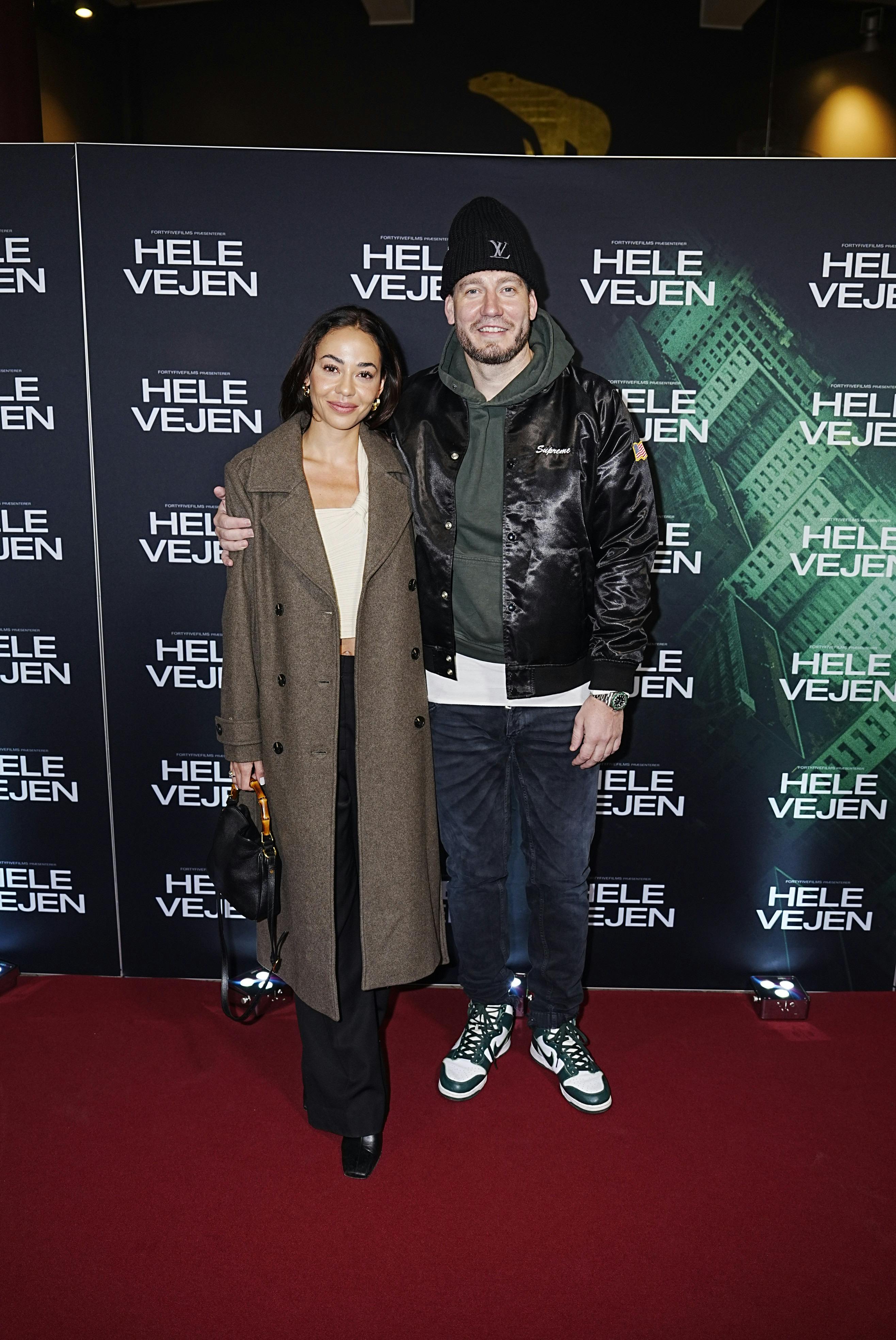 Premiere på "Hele vejen".