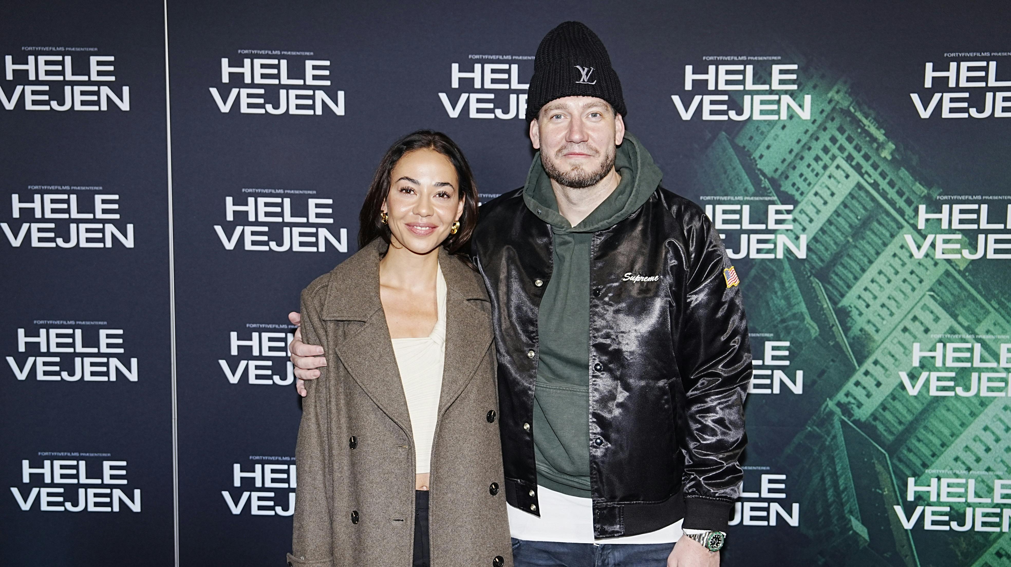 Premiere på "Hele vejen".