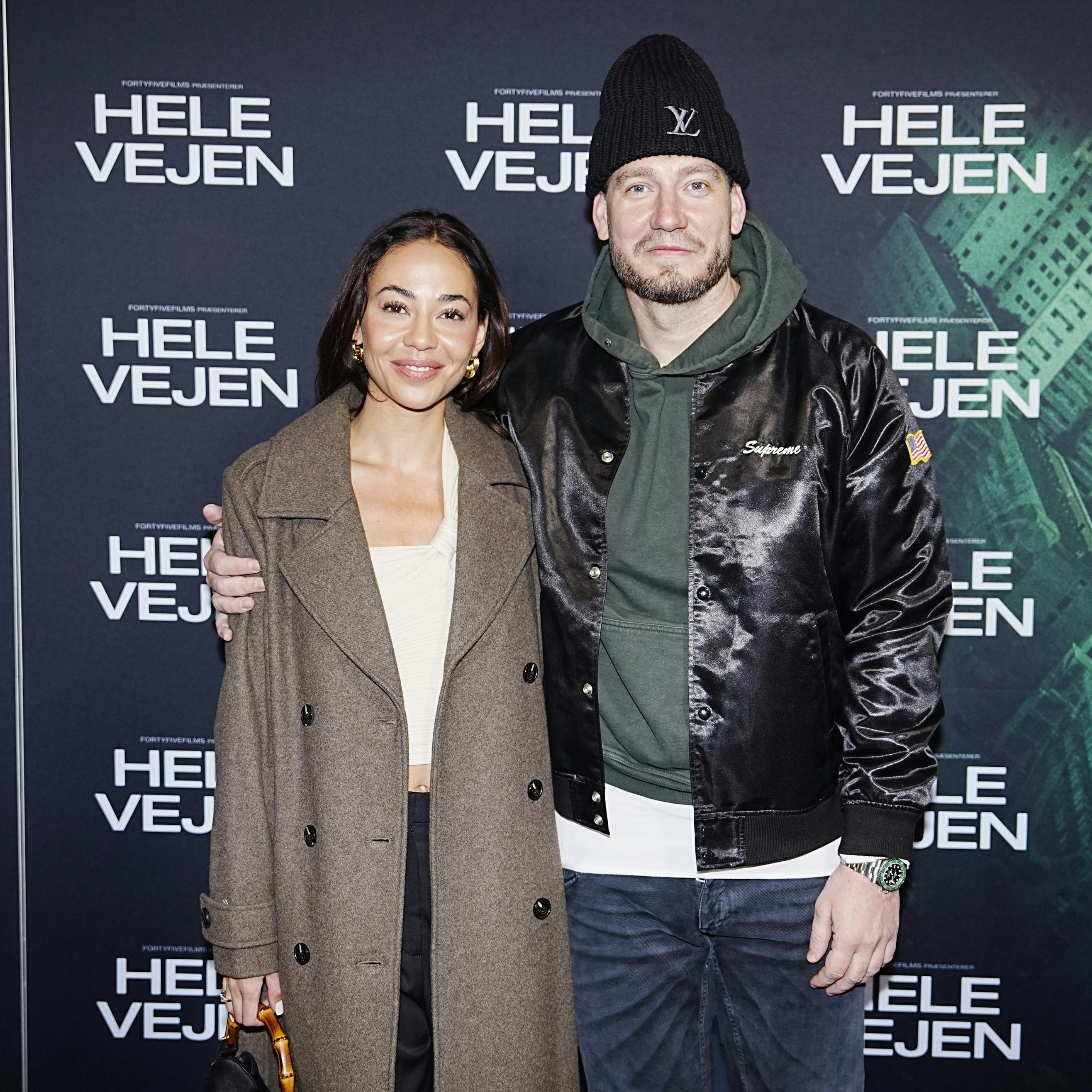 Premiere på "Hele vejen".