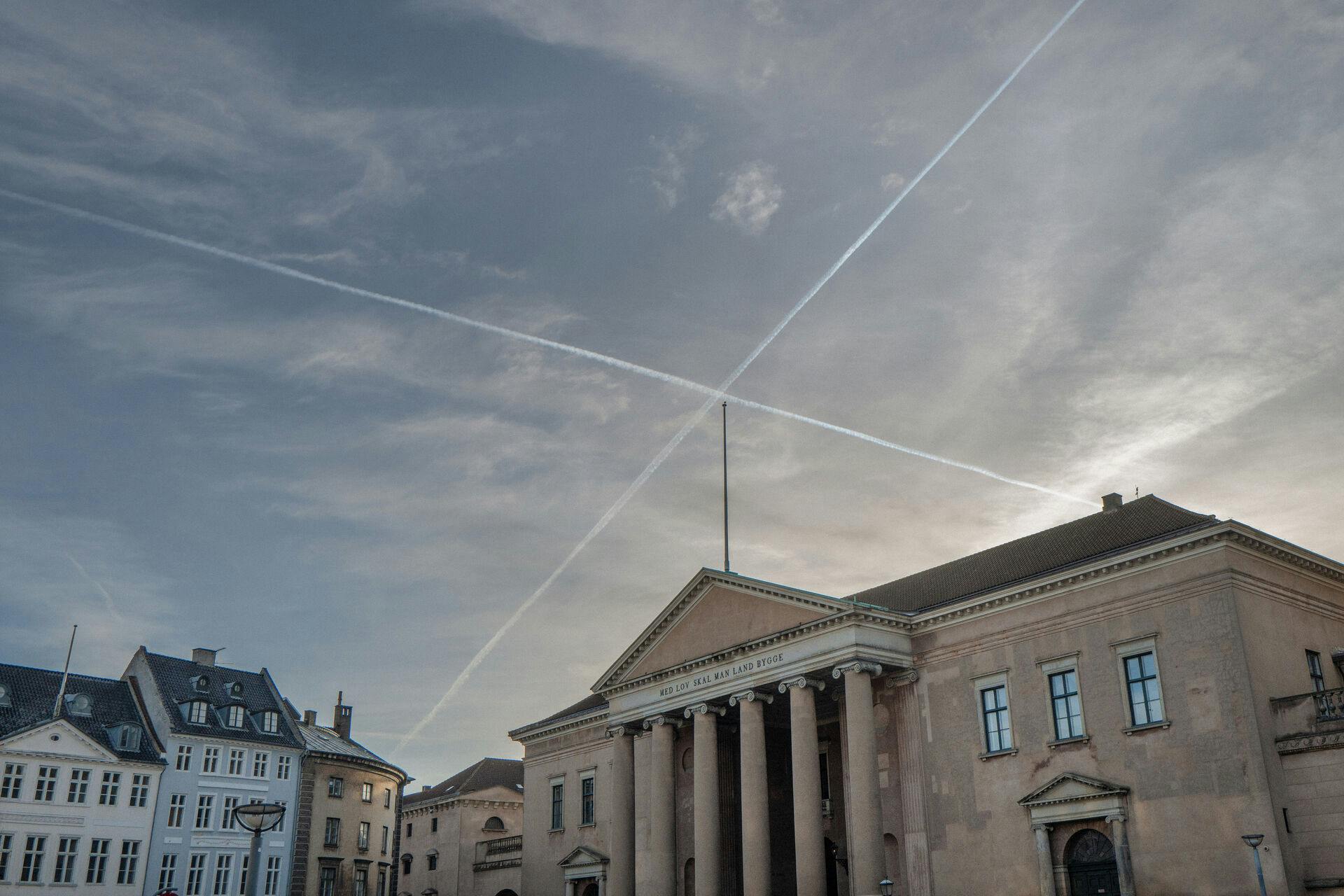 Realitydeltageren sad onsdag i Københavns byret, fordi hun er tiltalt for vold. Hun nægter sig skyldig.
