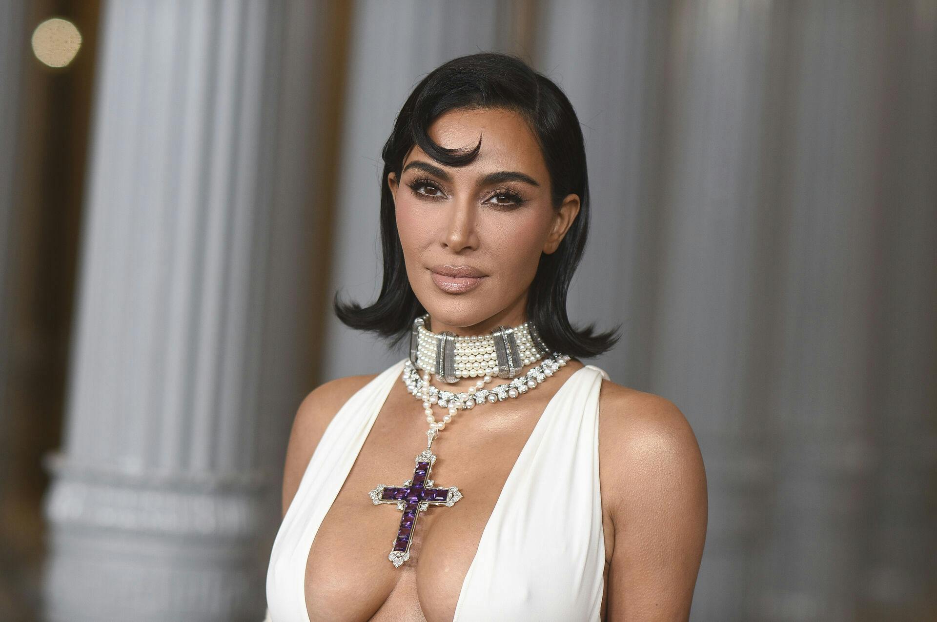 Det er en frisure som denne, fans tænker på, når de ser Kim Kardashians mor med nyt look.