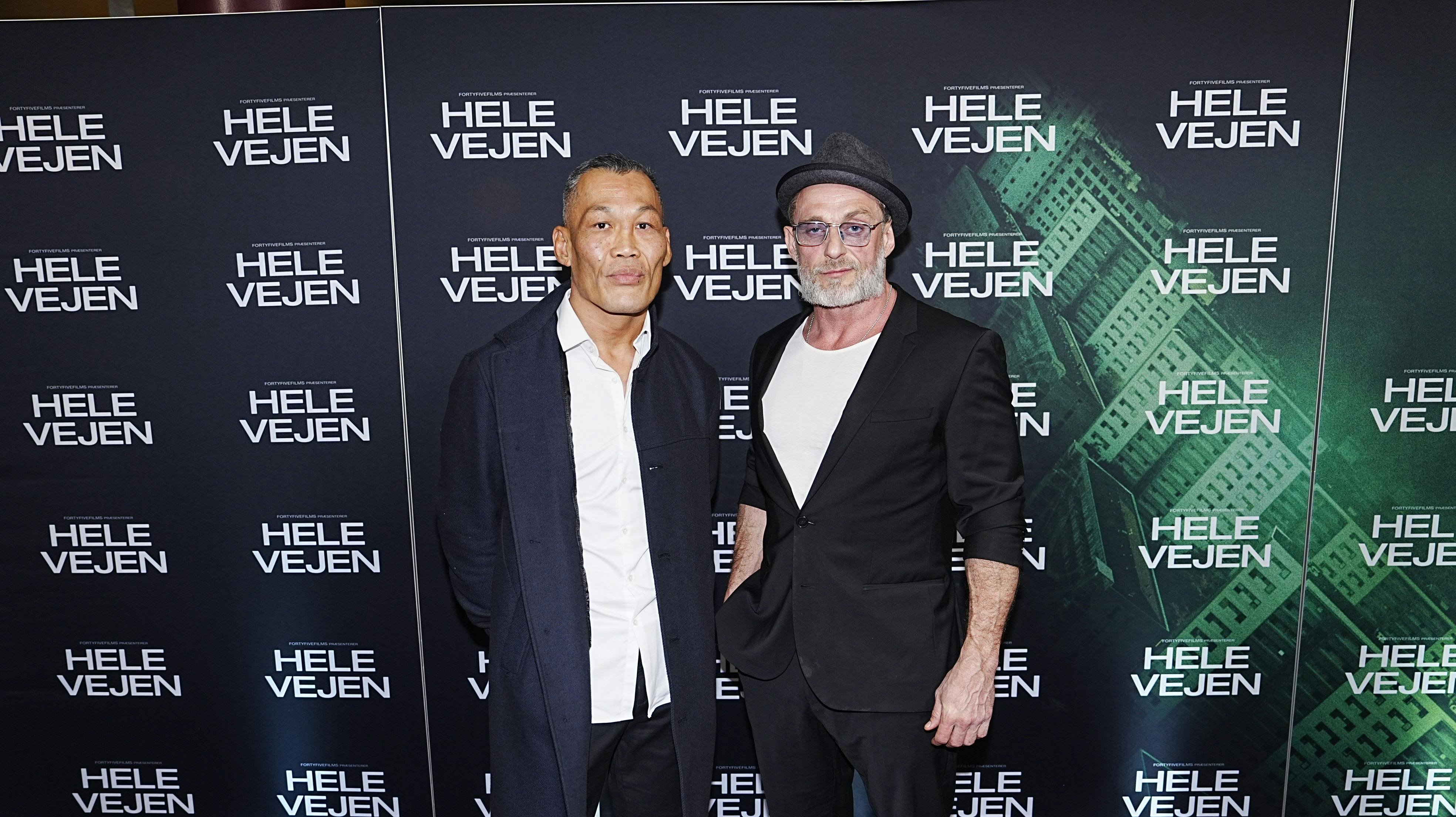 Roland Møller ankom sammen med vennen Jason.