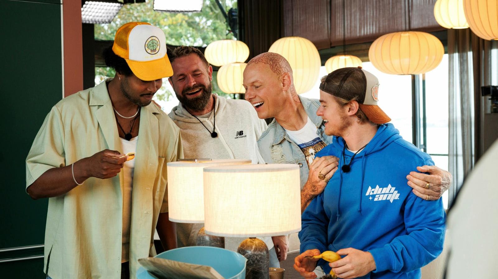 Der var masser af tid til tant og fjas, men undervejs i TV2-programmet ”Spillet” måtte produktionen sætte restriktioner på alkoholen, da dramaet blev for stort.