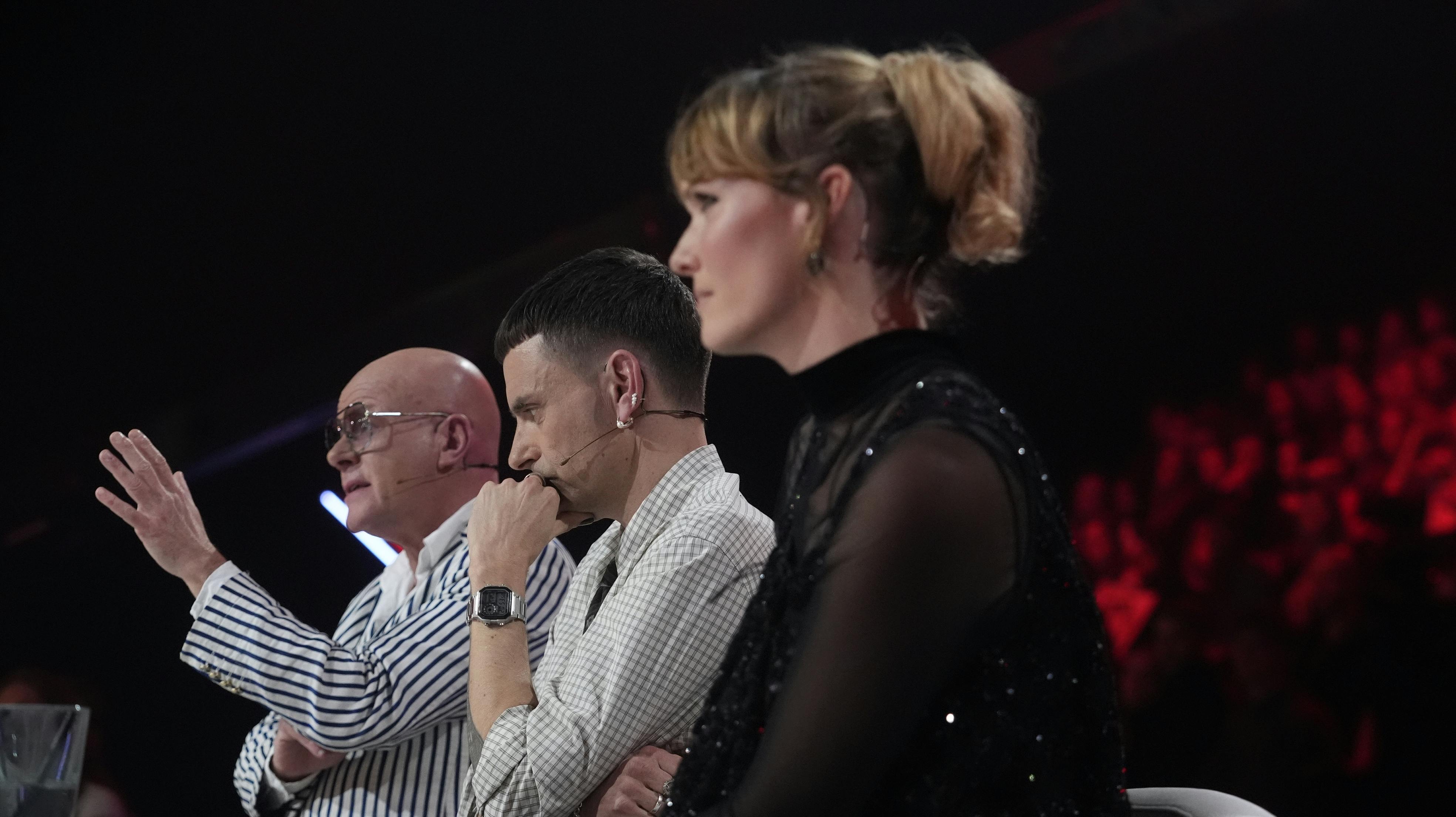 tomas ove er ude af "X Factor"