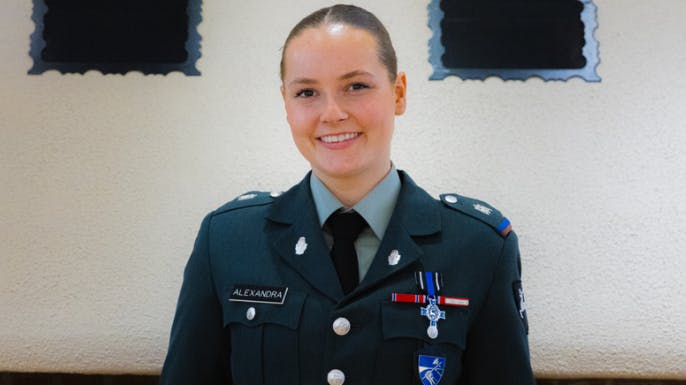 Forsvaret har delt nye billeder af prinsessen, efter hun modtog sit hæderstegn.