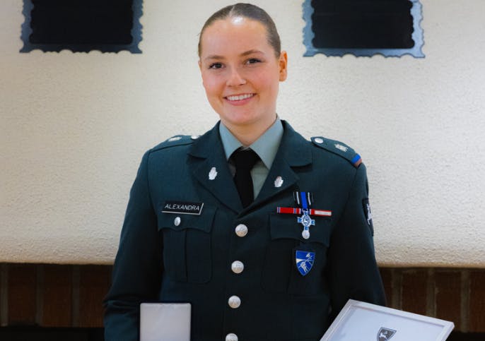 Forsvaret har delt nye billeder af prinsessen, efter hun modtog sit hæderstegn.