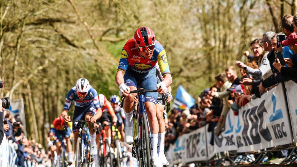 Mads Pedersen kørte offensivt fra start og genvandt efter imponerende solokørsel Gent-Wevelgem.