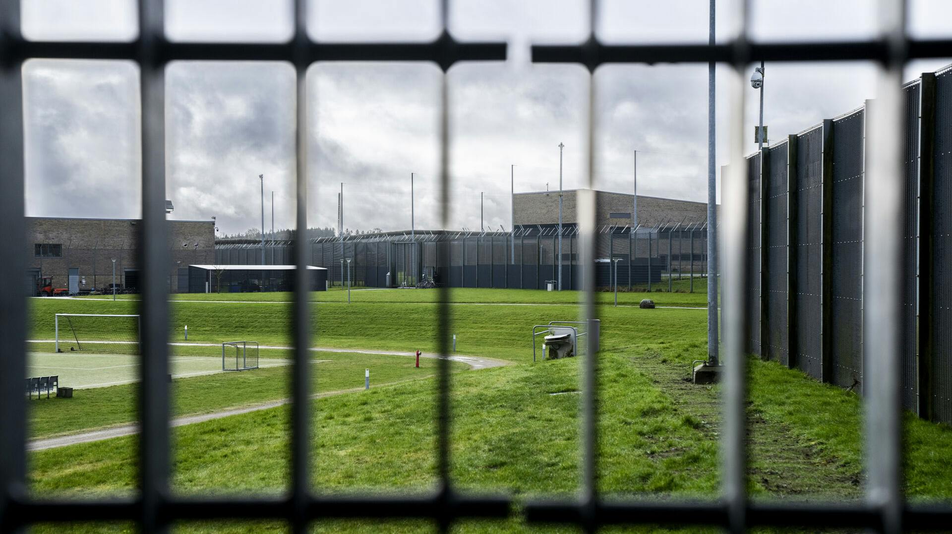 Det var herinde i Enner Marks Fængsel, at øksemorderen ifølge politiet truede med at tage livet af en sygeplejerske.