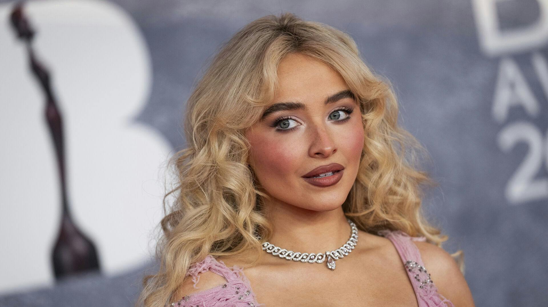 Sabrina Carpenter spiller i Royal Arena mandag og tirsdag.