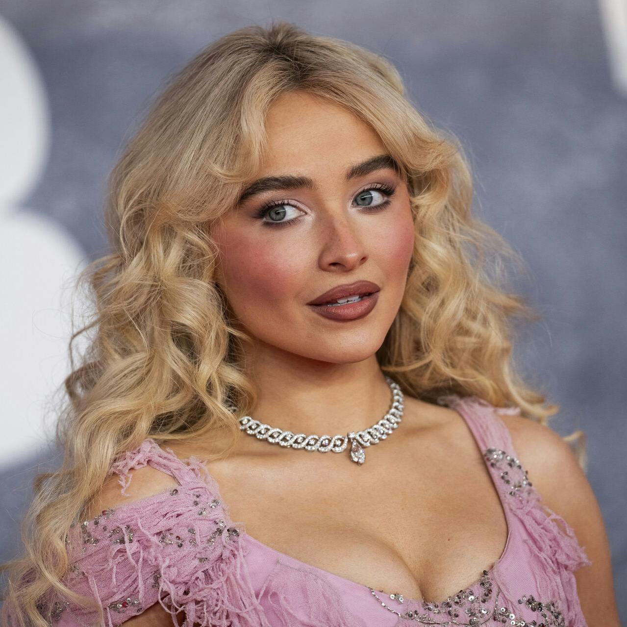 Sabrina Carpenter spiller i Royal Arena mandag og tirsdag.