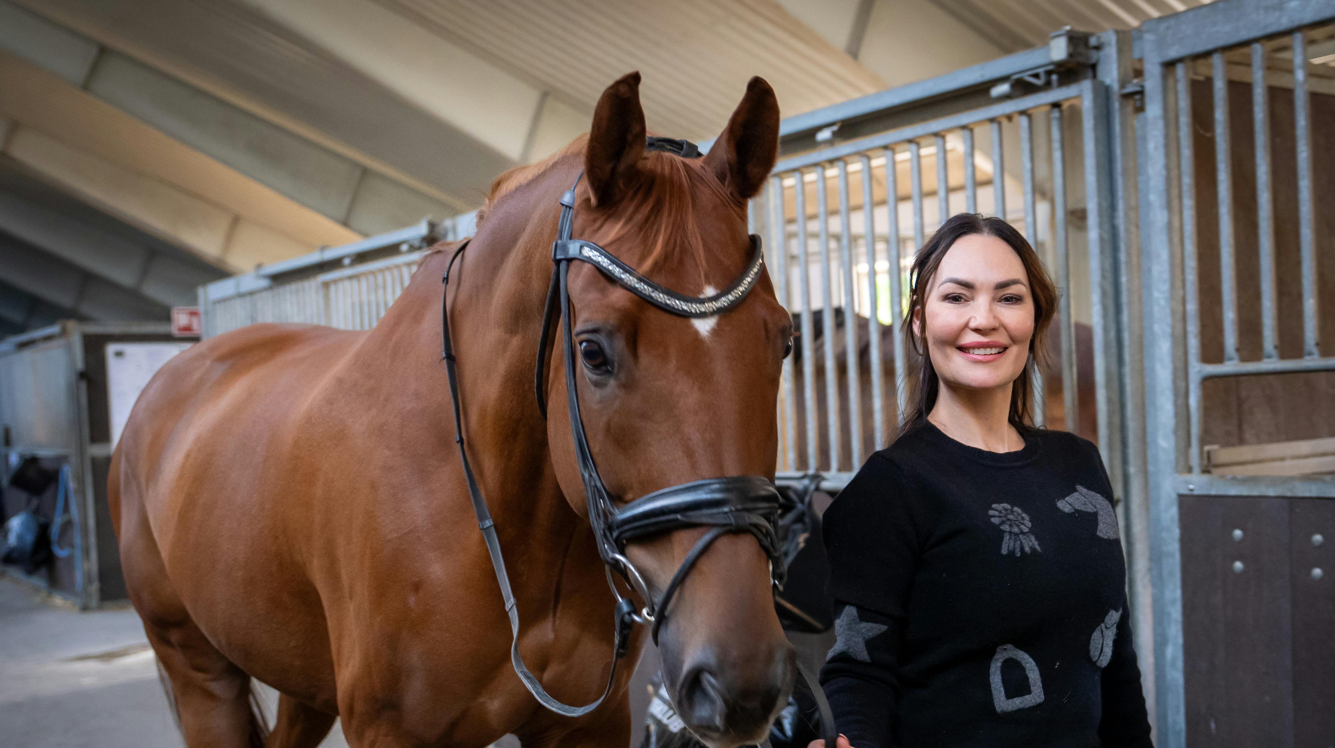 Mascha Vang har tilbragt mere tid i stalden end på arbejdet i det forgangne år. 